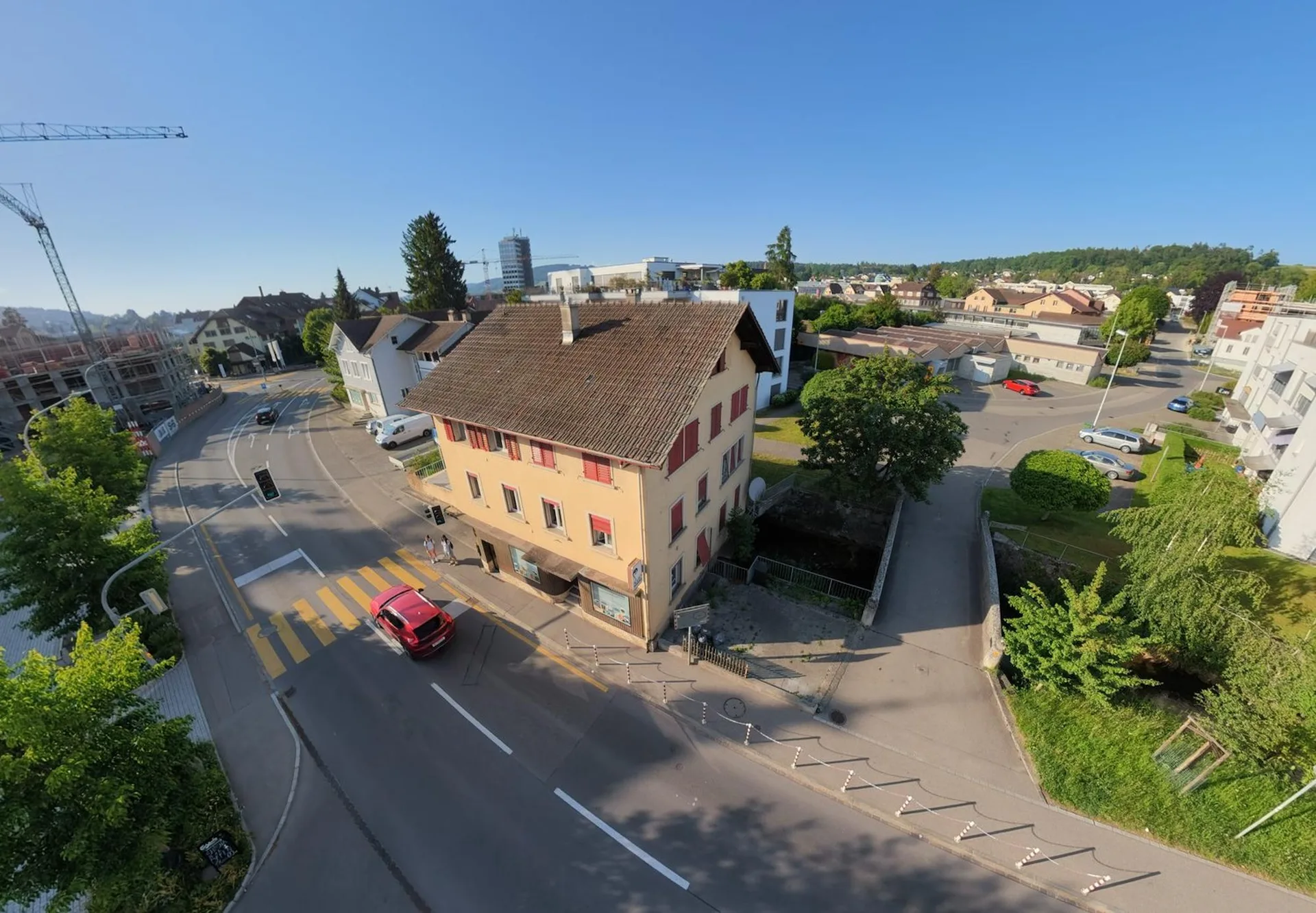 VOLLVERMIETET IM ZENTRUM