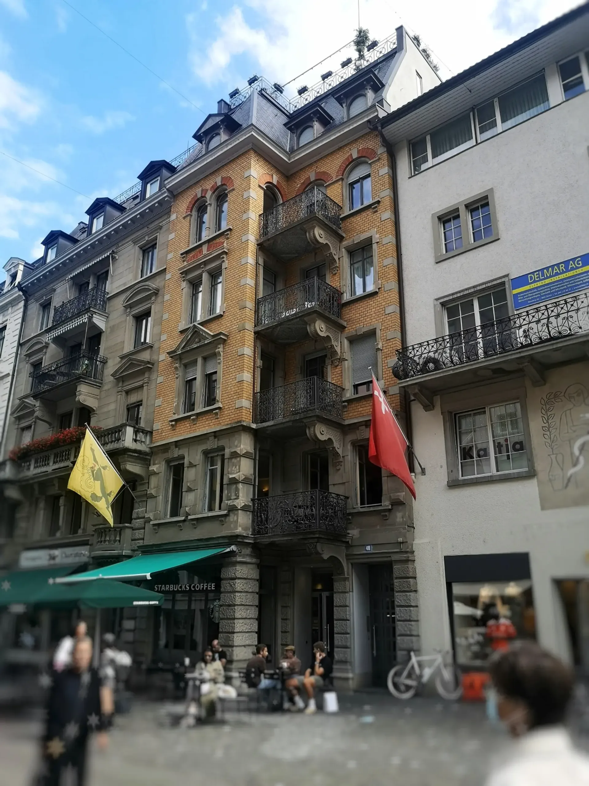 Zentral gelegen, komfortabel gelebt - stilvolle 5-Zimmer-Wohnung