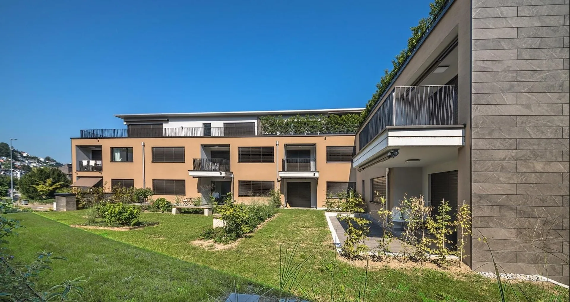 Attraktive 3½ Zimmerwohnung im steuergünstigen Bäch SZ