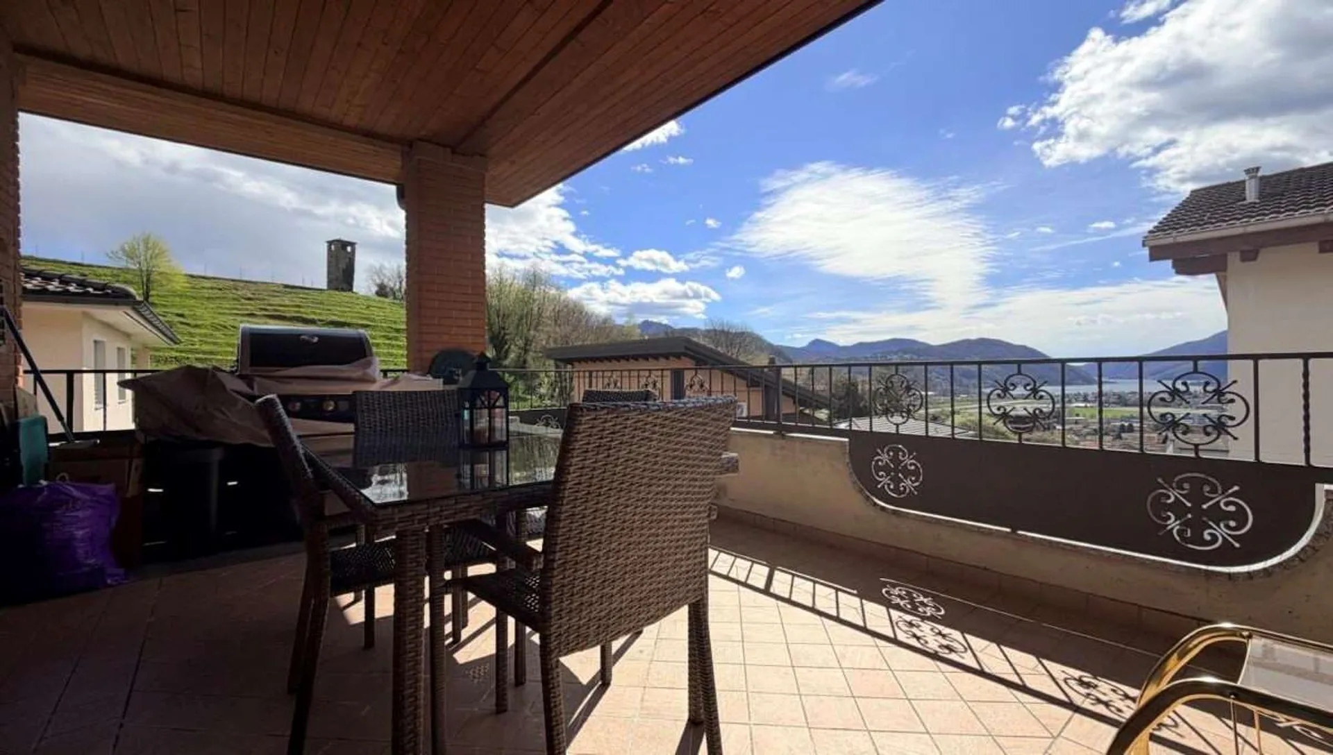 Bioggio - geräumiges 4,5-Zi-Wohnung mit Seeblick