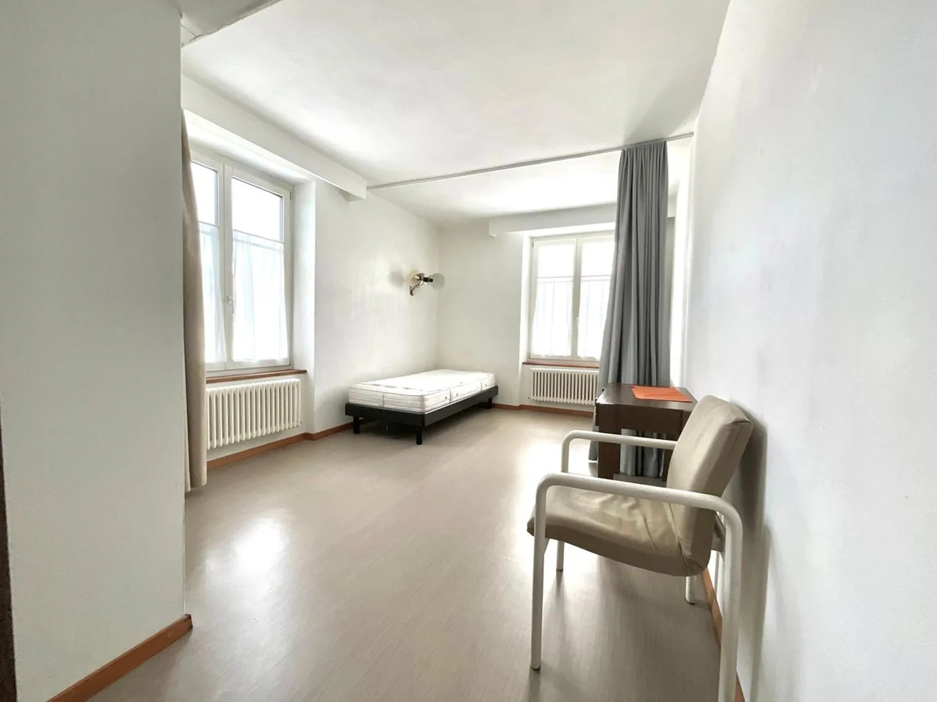Chambre meublée avec salle de bain privative