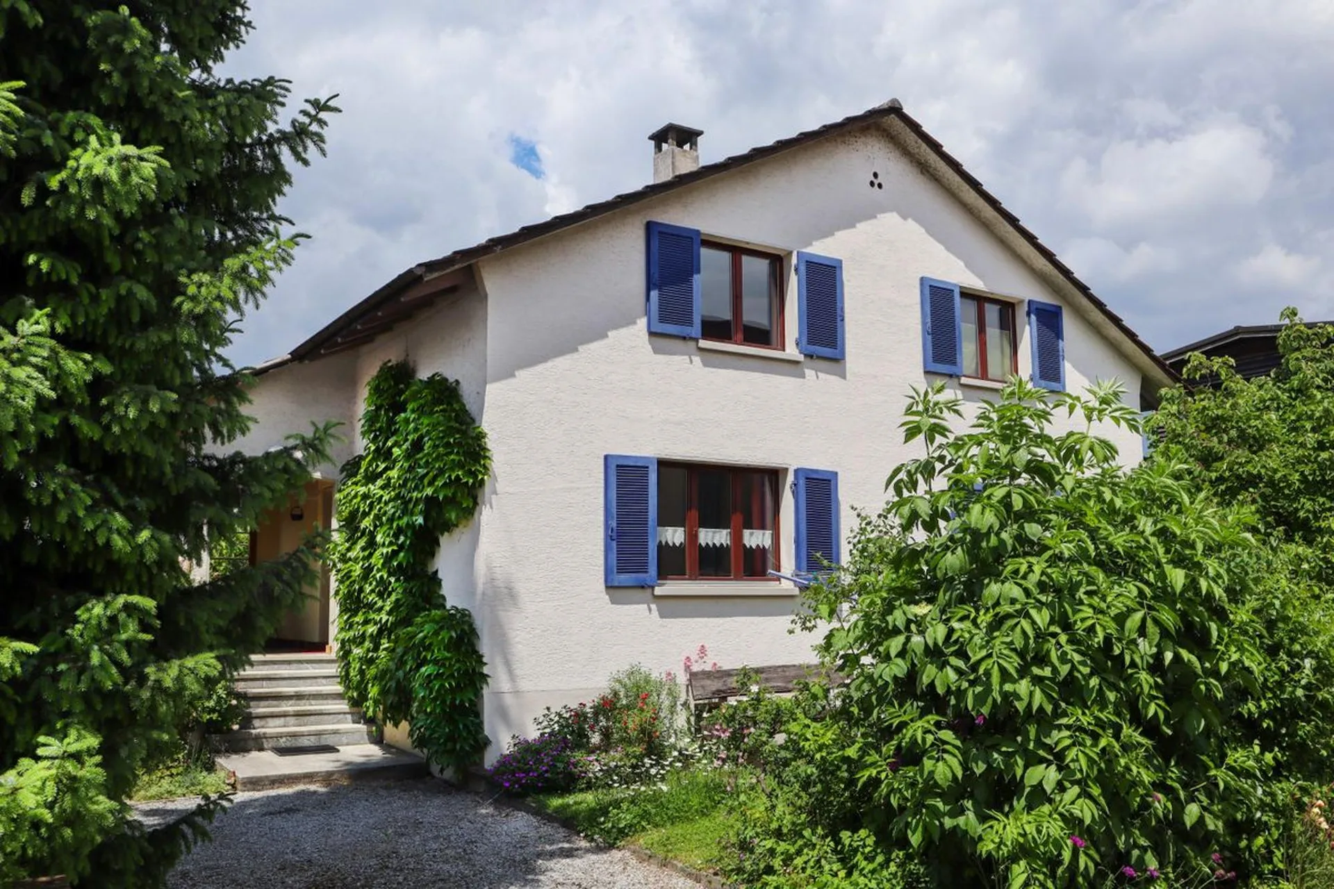 6 - Zimmer-Einfamilienhaus an sehr ruhiger und sonniger Lage