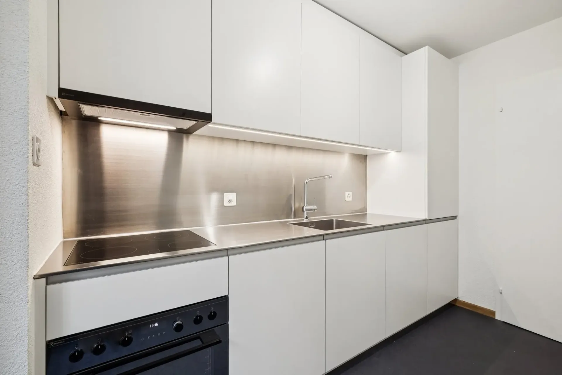 Rent without deposit - Modern renovated apartment with bright atmosphere