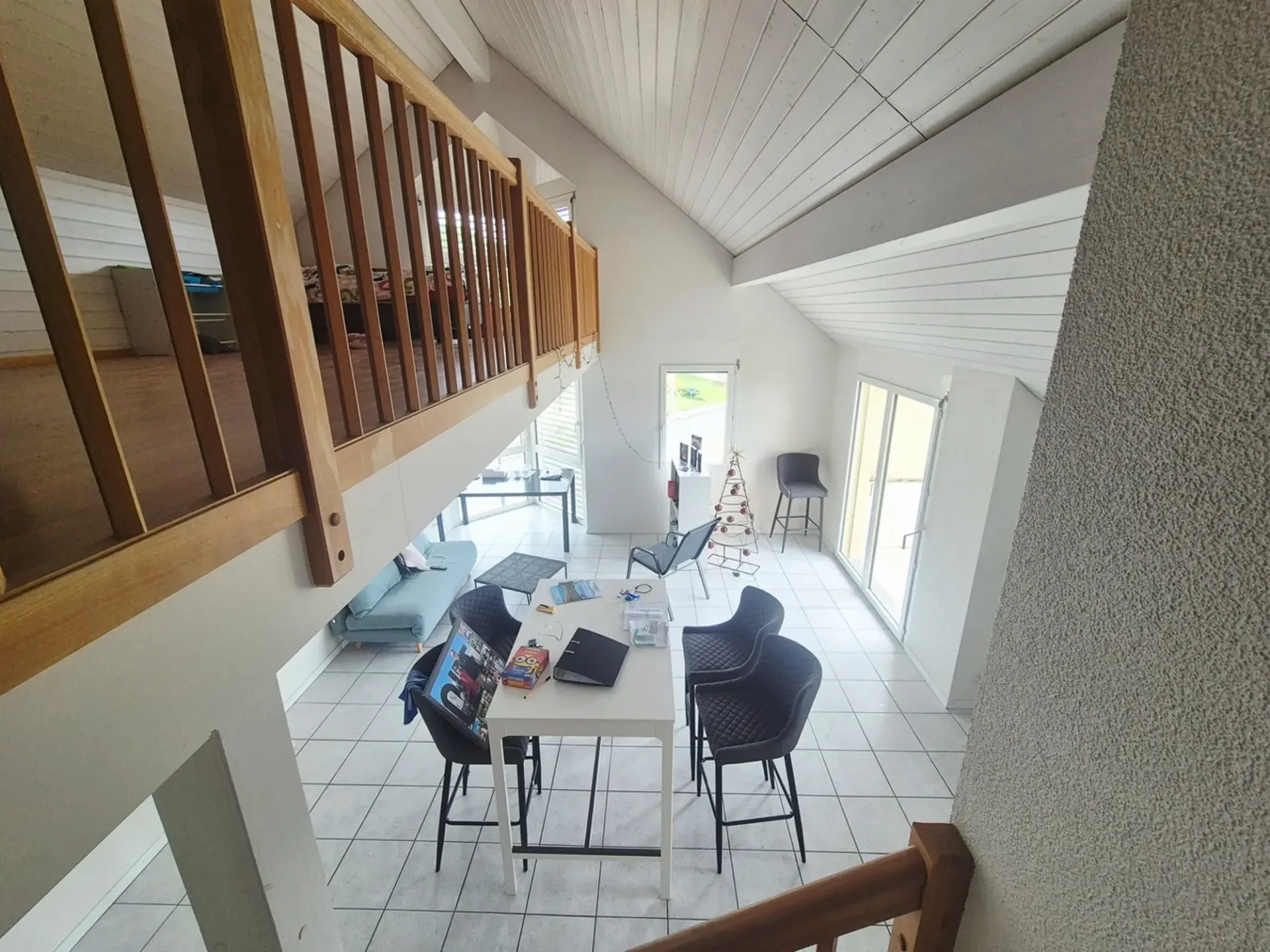 CHÂBLES / 2,5 pièces + mezzanine avec vue sur le lac