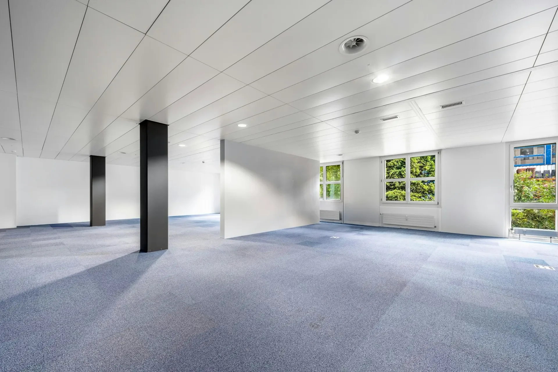 PLAZA | Repräsentative Laden-/Gewerbefläche im Erdgeschoss - Sichtbar. Zentral. Hell.