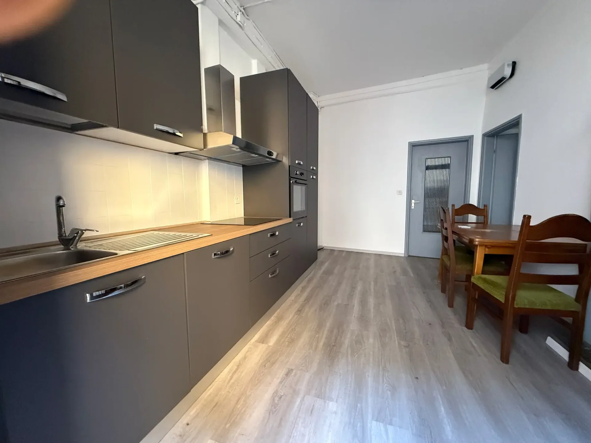 CASA DA RINNOVARE CON PROGETTO A RIVA SAN VITALE CENTRO