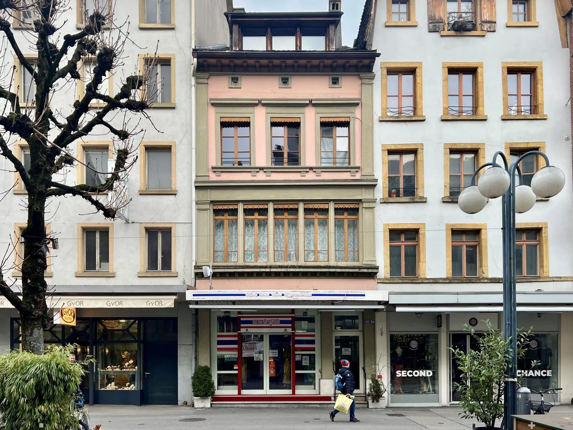 Grosszügige und charmante 3.5-Zimmerwohnung im Stadtzentrum