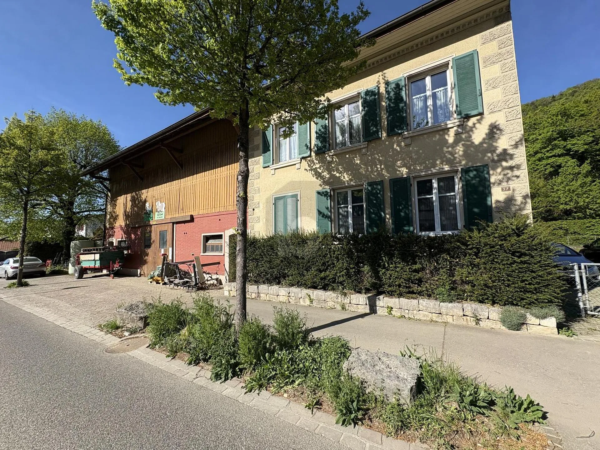HOFJUWEL MIT POTENZIAL UND VIELSEITIG NUTZBAR