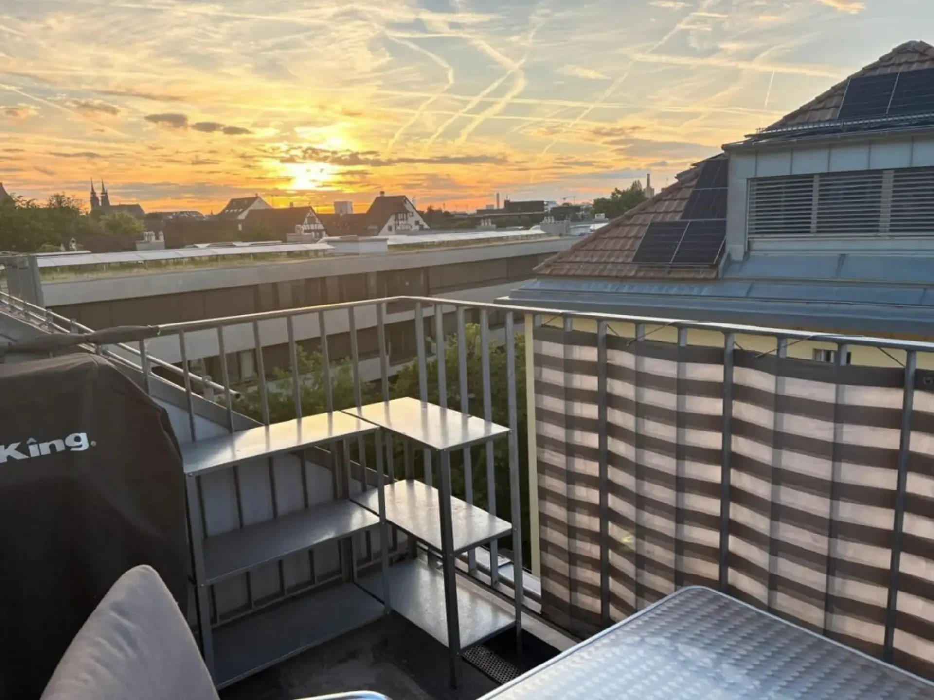 Large 1.5-room apartment with balcony