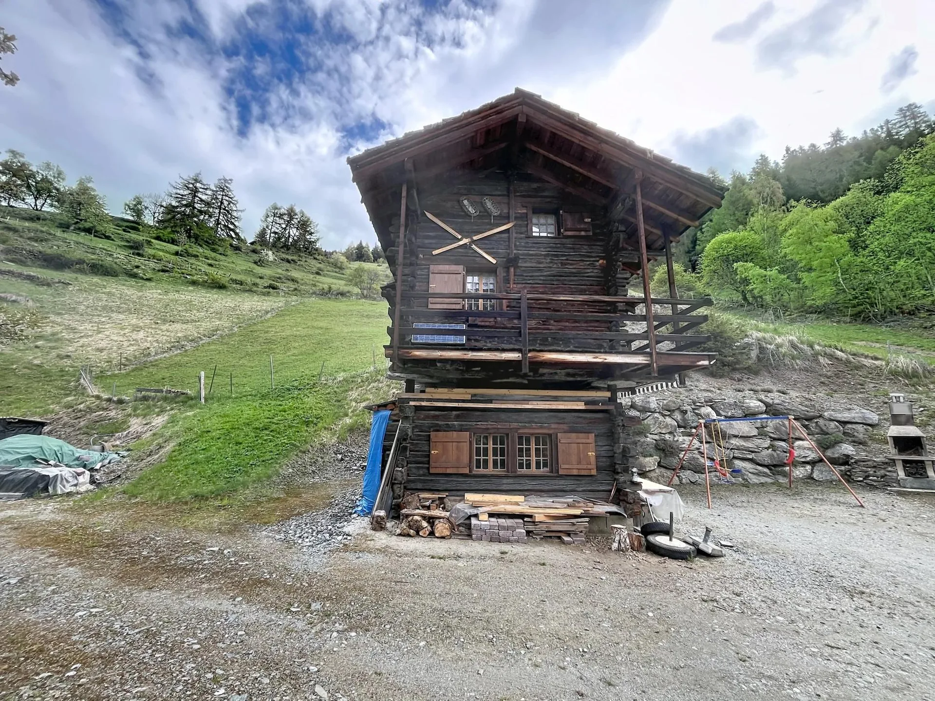 Mazot de caractère à Ayer - Authentique refuge alpin au coeur de la nature