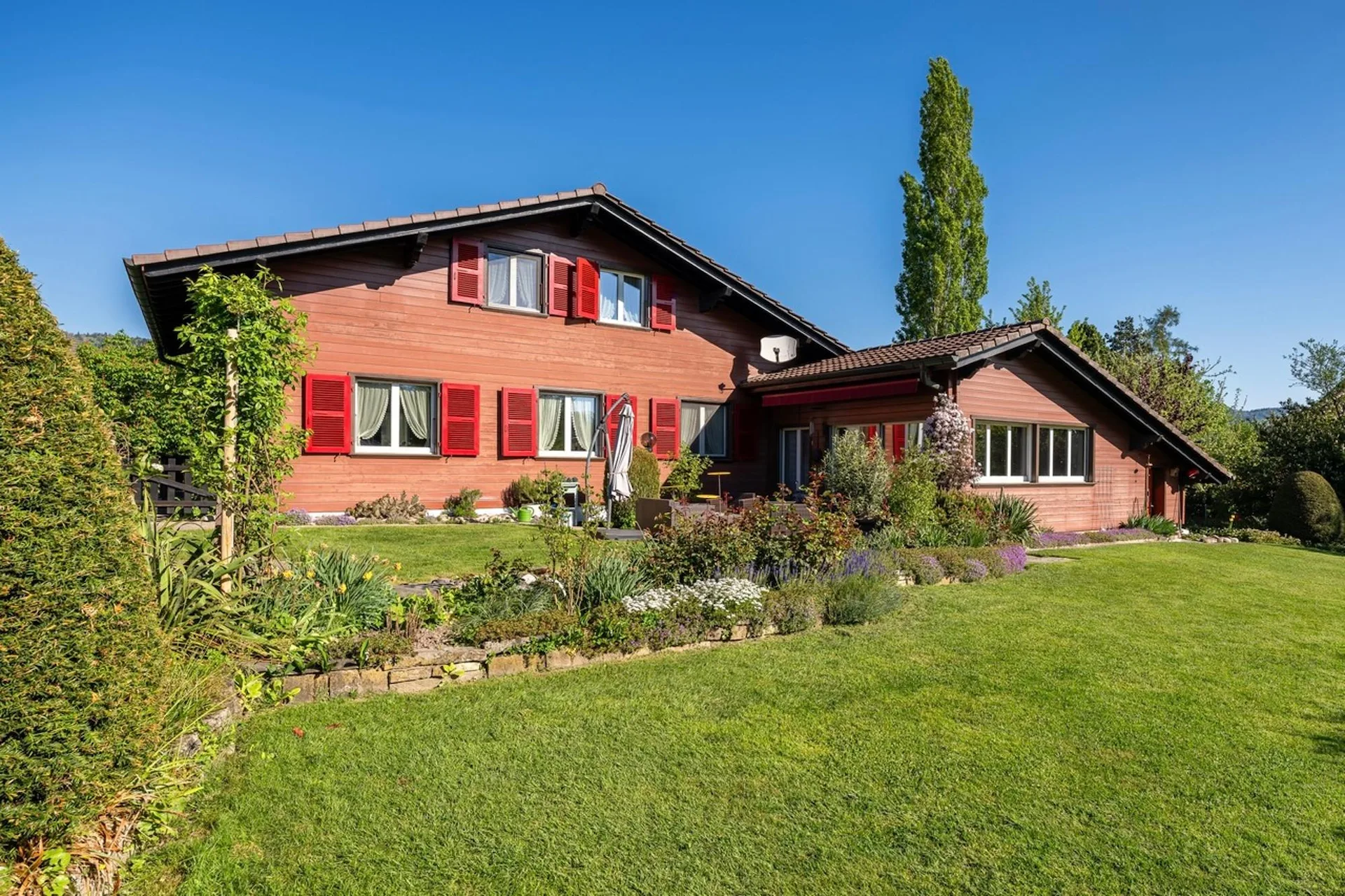 Charmantes 6.5 Zi.- Einfamilienhaus mit grosszügigem Raumangebot und gepflegtem Garten