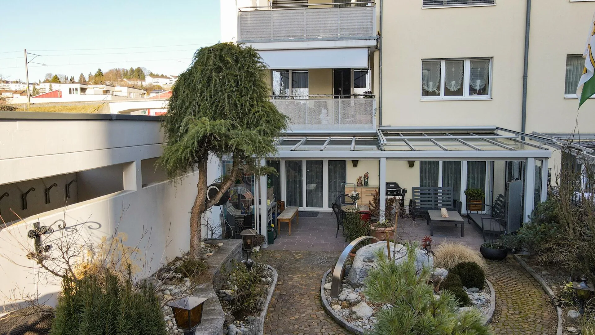 Vivre en privé et près de la ville avec jardin