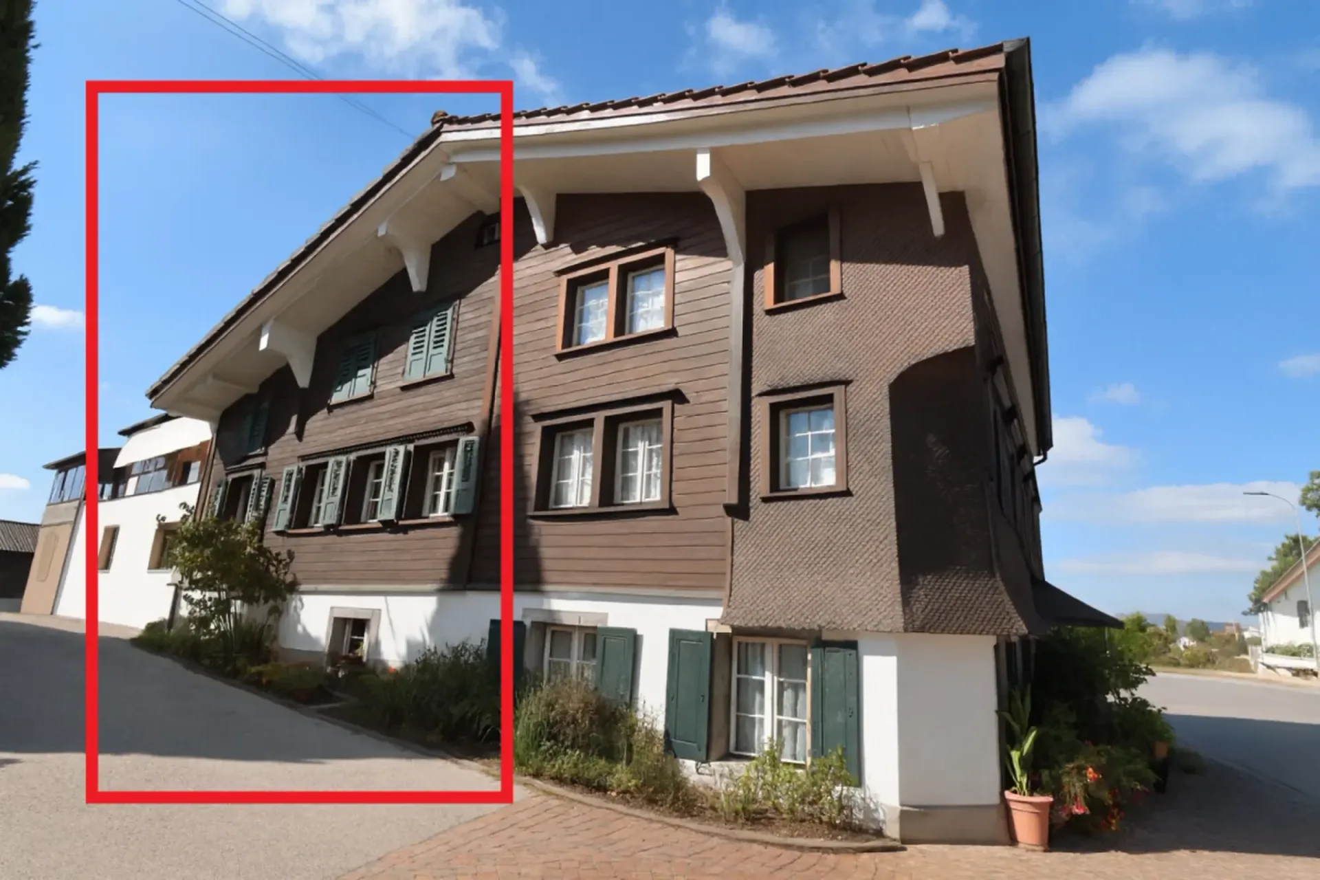 Semi-detached house with renovation potential and optional rented neighboring half