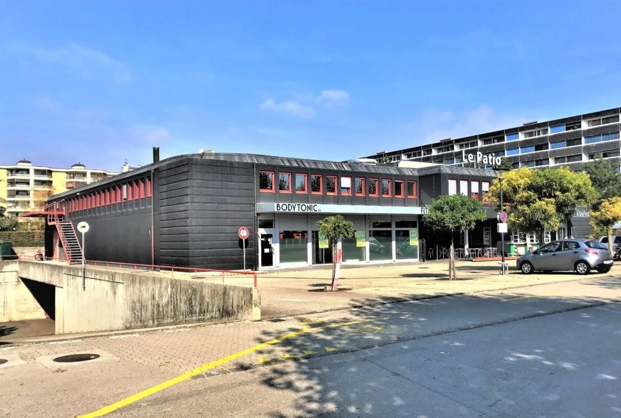 Bureau 138m² + dépôt 8m² en excellent état - Libre de suite