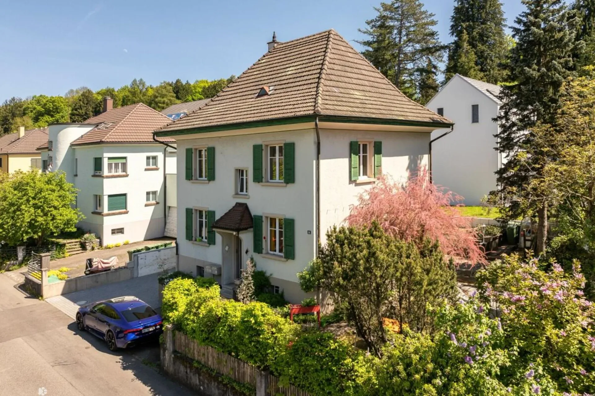 Zweifamilienhaus mit Mansarde im Lindenquartier