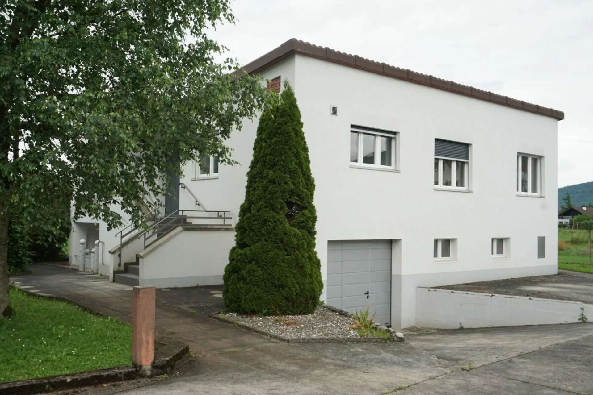 ARI-236 - Rendement - Très belle maison de 2 appartements de 4,5 et 3,5 pièces sur une parcelle de 1'134 m2. copie
