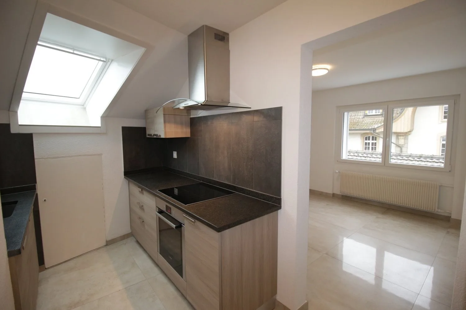 Ruhige und moderne Wohnung in Flamatt
