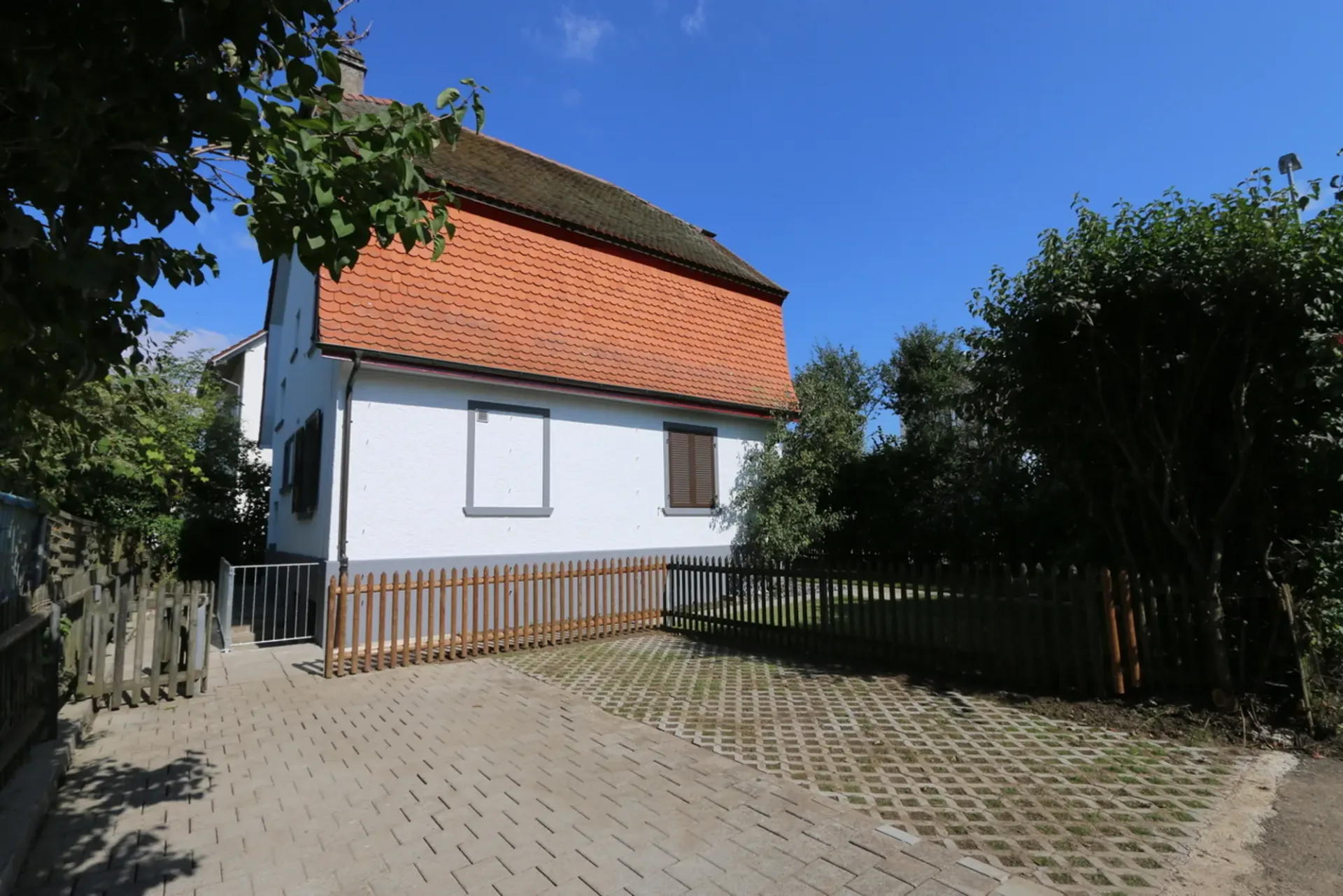 Einfamilienhaus mit 6.5 Zimmern in Grenznähe - ideal für Pendler und Grenzgänger