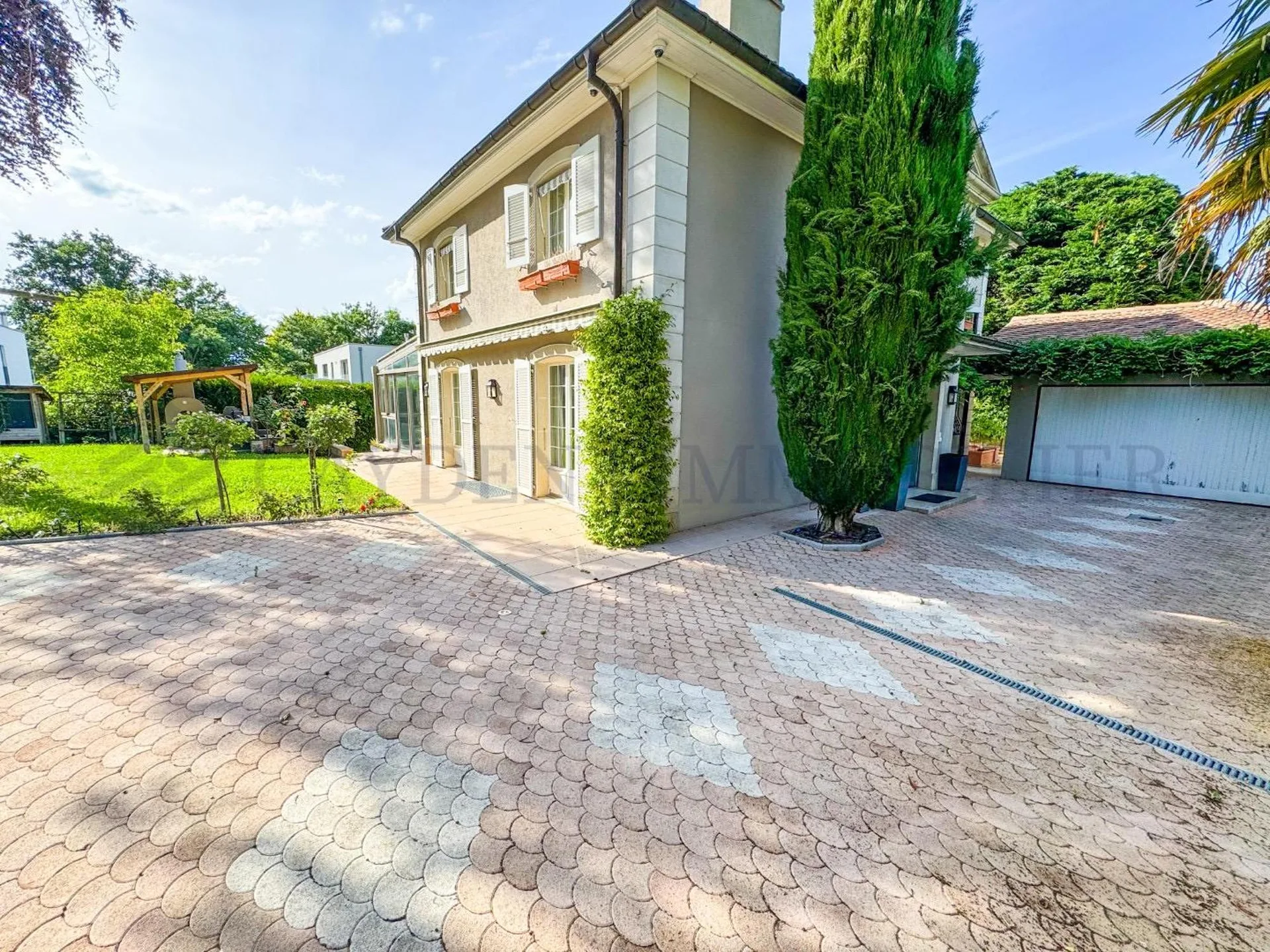 Superbe villa de 5 chambres !