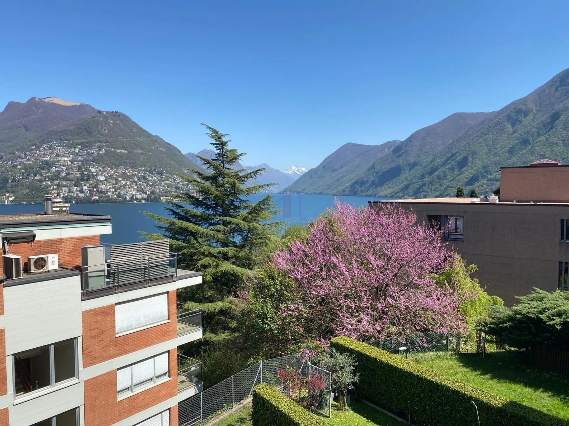 SPLENDIDE AUSBLICK VON DEINEM NEUEN ZUHAUSE