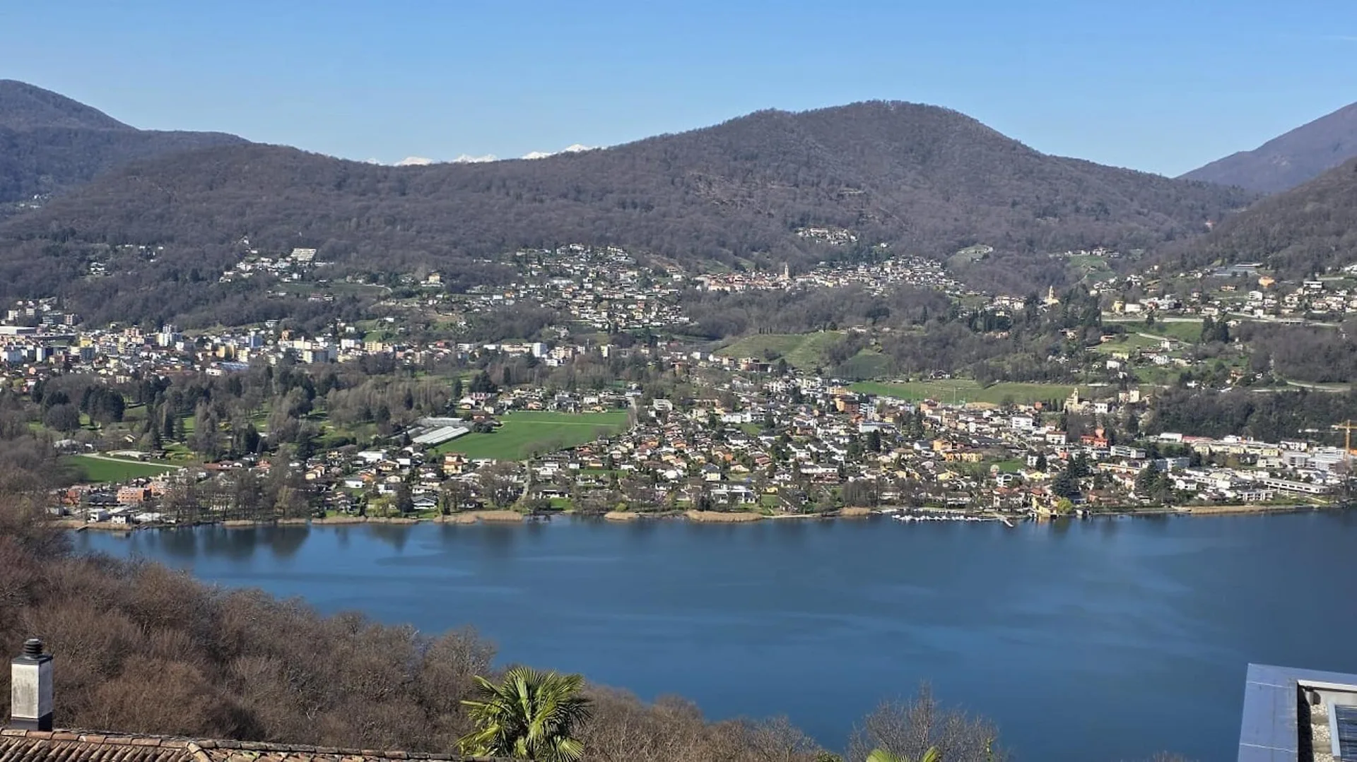 Ruhe, atemberaubender Blick, eigenständiges Haus mit bebaubarem Grundstück