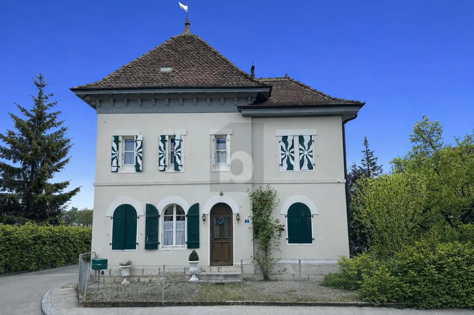 CHARMANTES HISTORISCHE, VÖLLIG RENOVIERTE