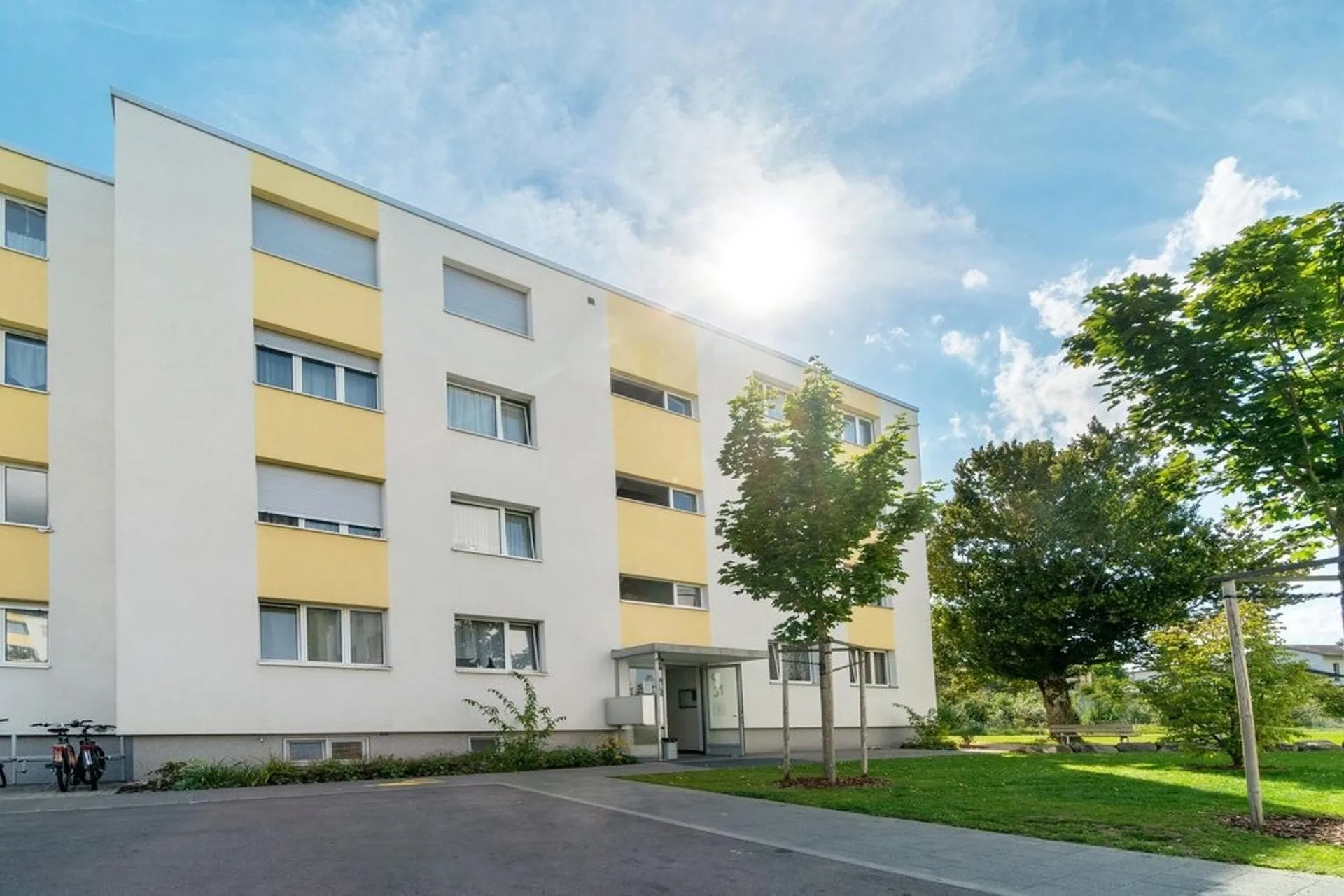 Profitez de la vue : Appartement de 3 pièces lumineux avec grand balcon ensoleillé