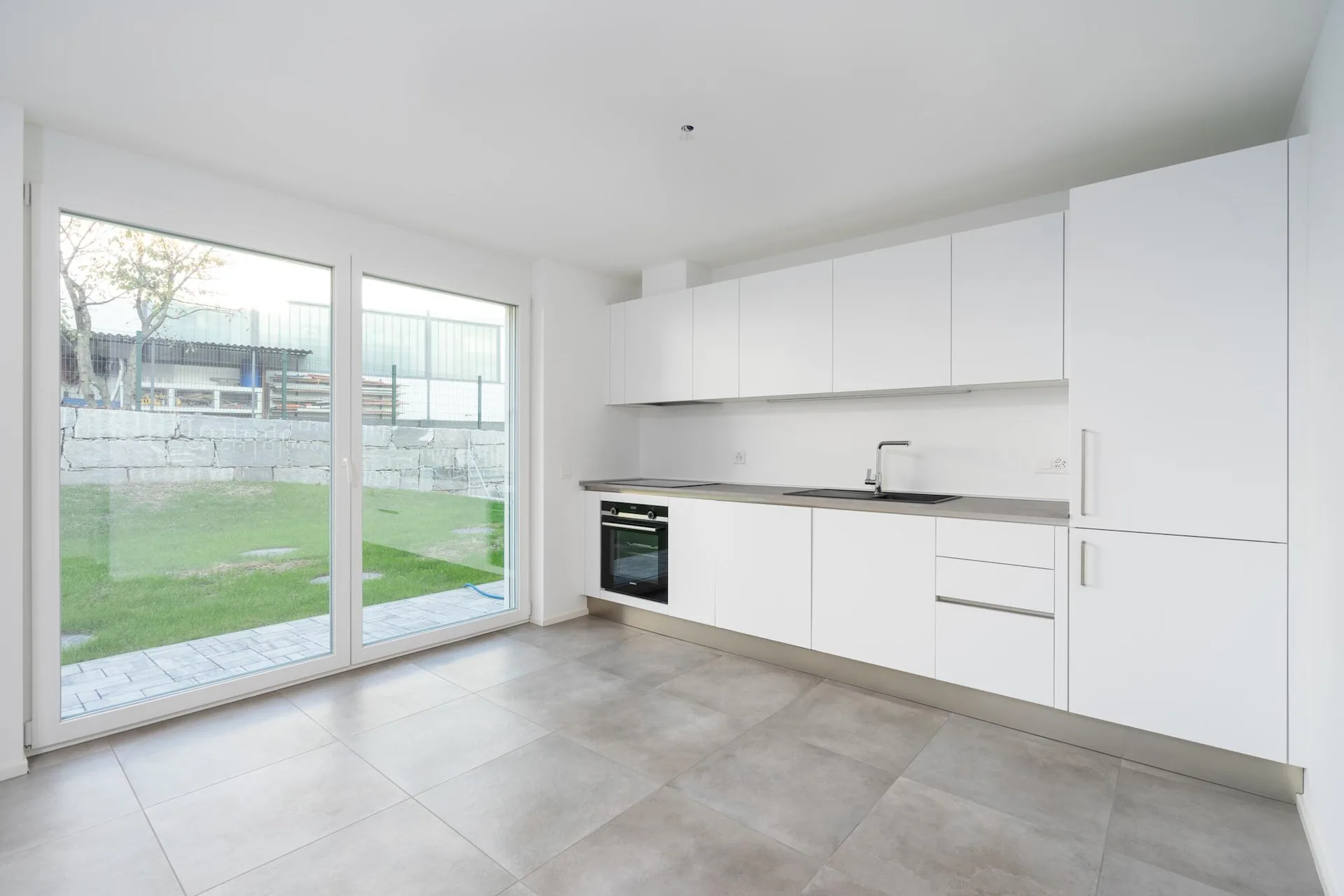 Moderne 2.5 Zimmer Wohnung mit Garten - Einnahmeobjekt