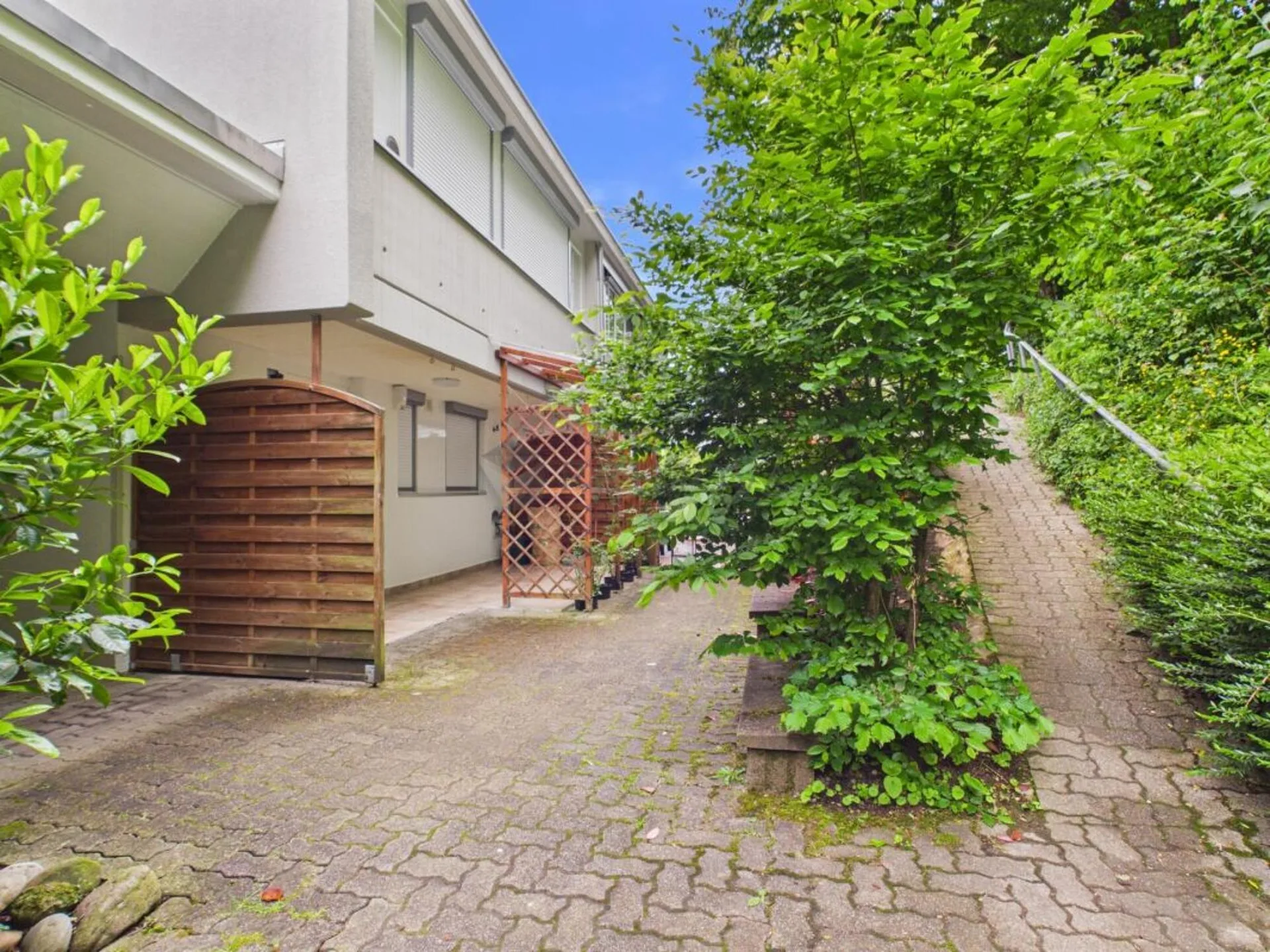 Moderne 5.5 Zimmer-Maisonette bietet exklusives Wohnen auf drei Etagen wie im Einfamilienhaus