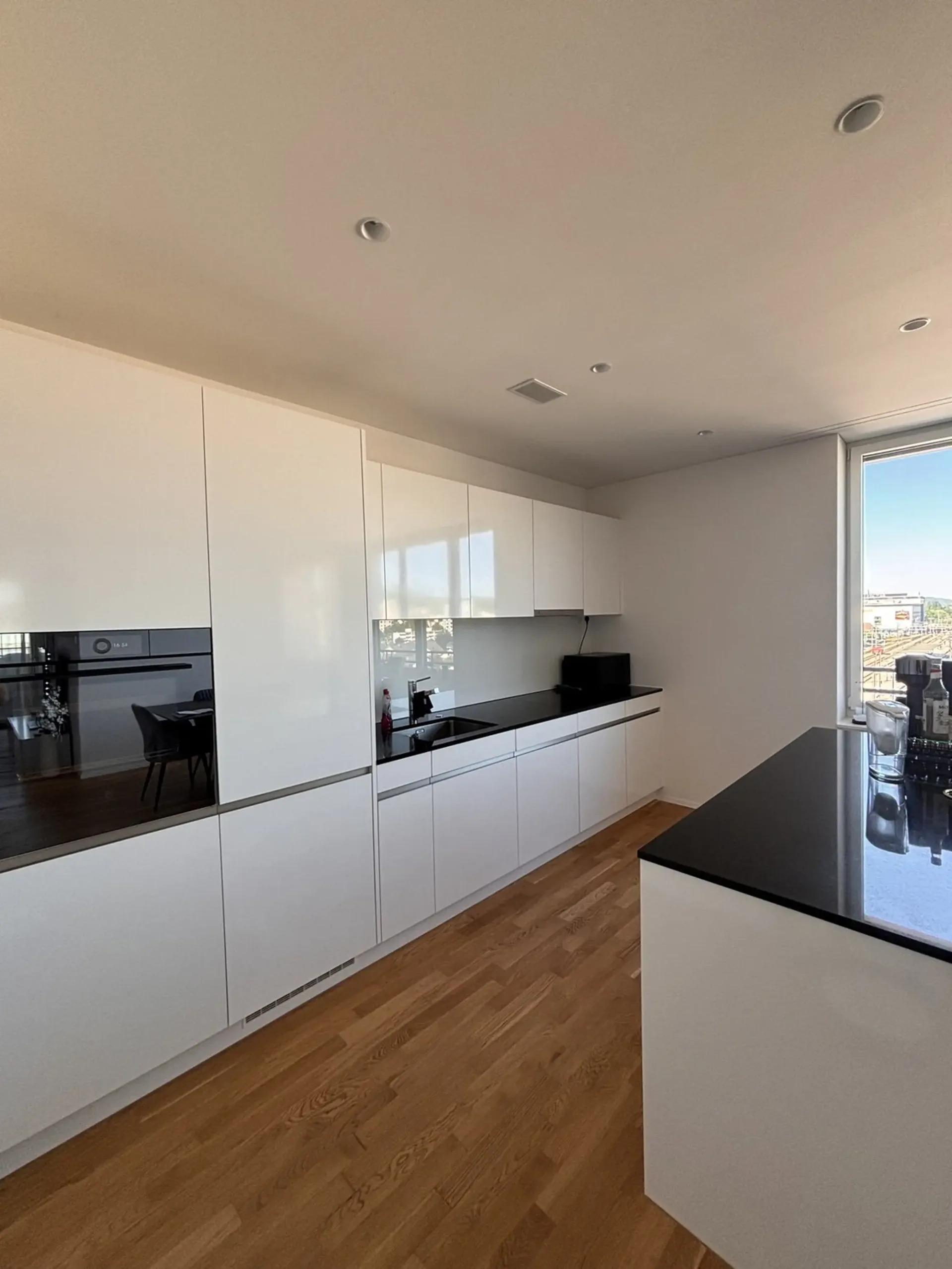 Moderne und helle 3.5 Zimmer Wohnung in Suhr per 01.08.2026 zu vermieten