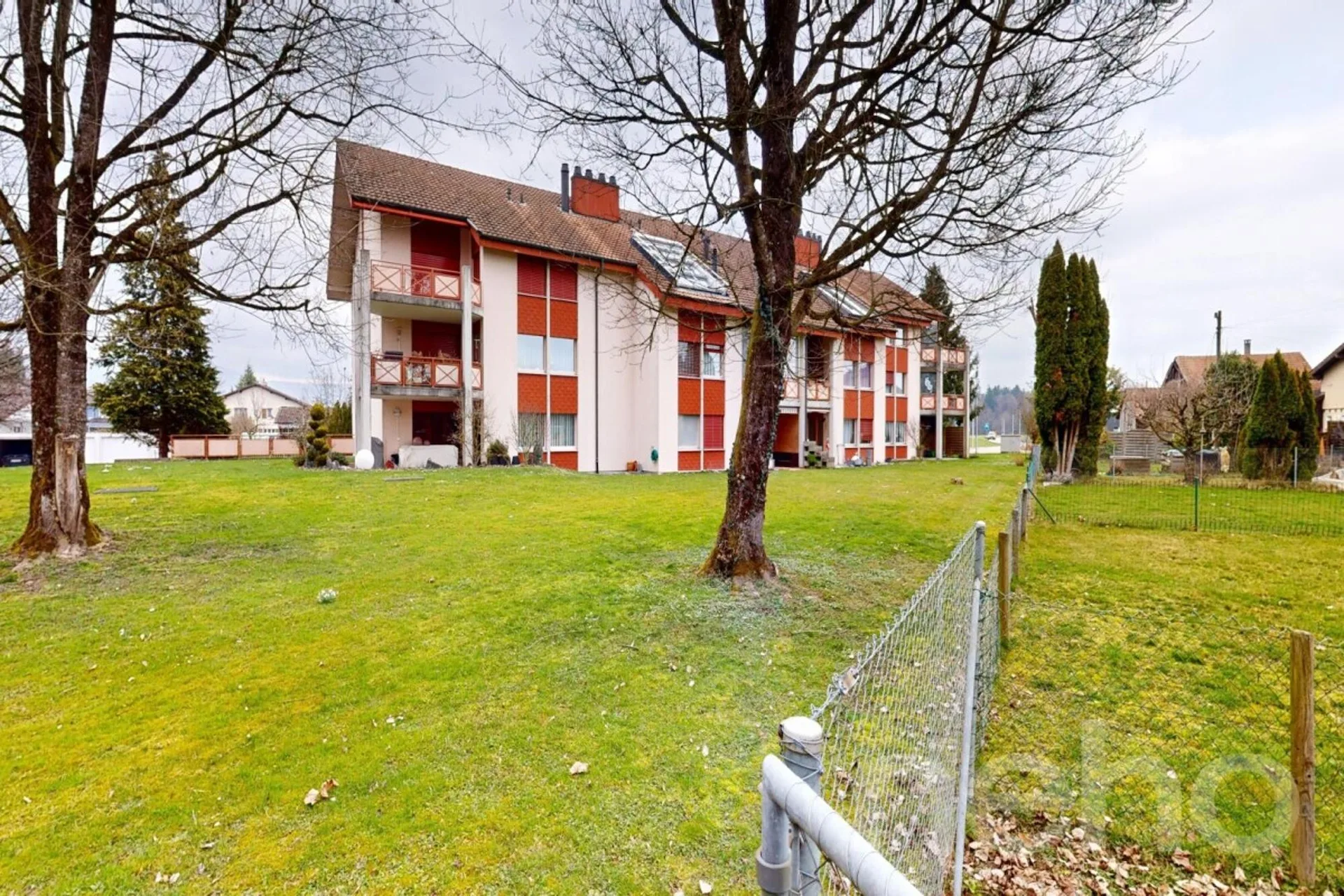 Charmante und grosszügige Dachwohnung an ruhiger Lage