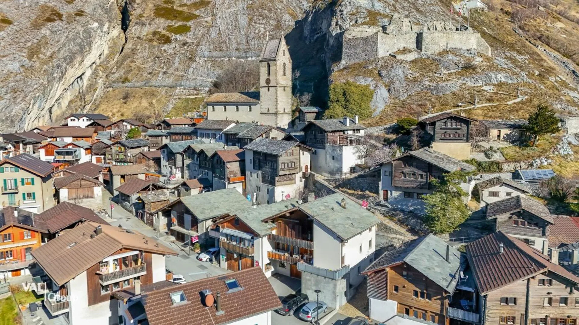 Wohnen wie ein Ritter, Familien-Maisonette mit Burgblick