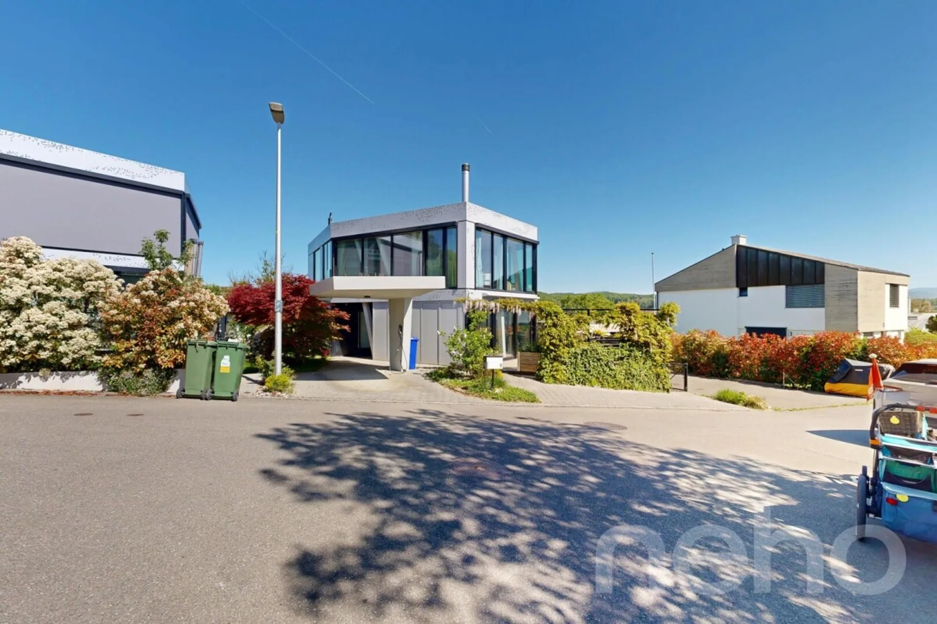 Exklusives Designhaus mit Galerie & beeindruckender Glasfront