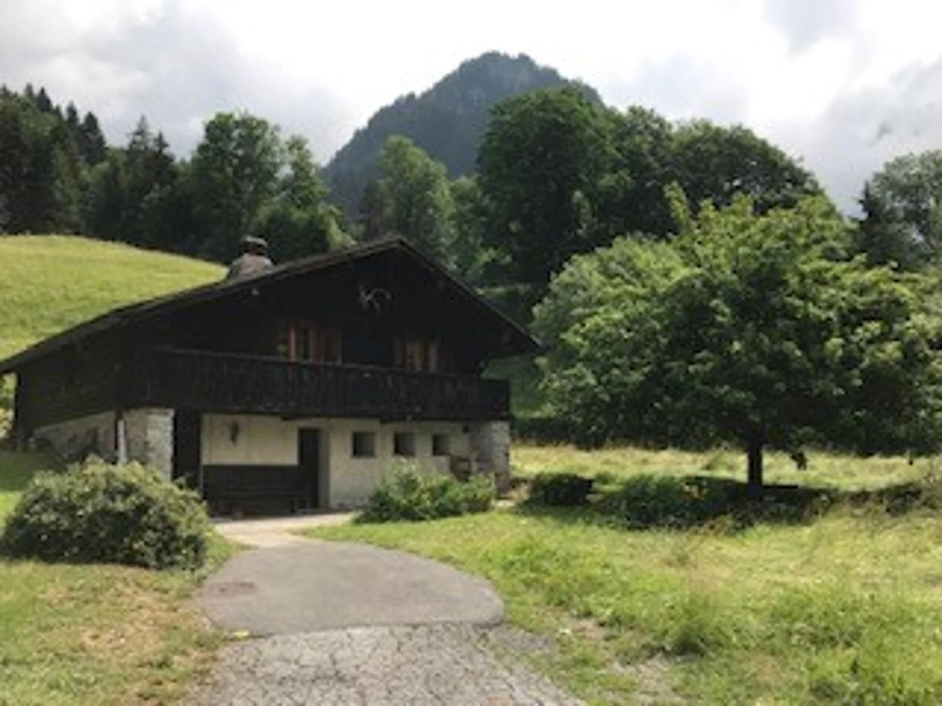 Pläne bei Bex: Historisches Chalet mit 3.5 Zimmern zur Miete