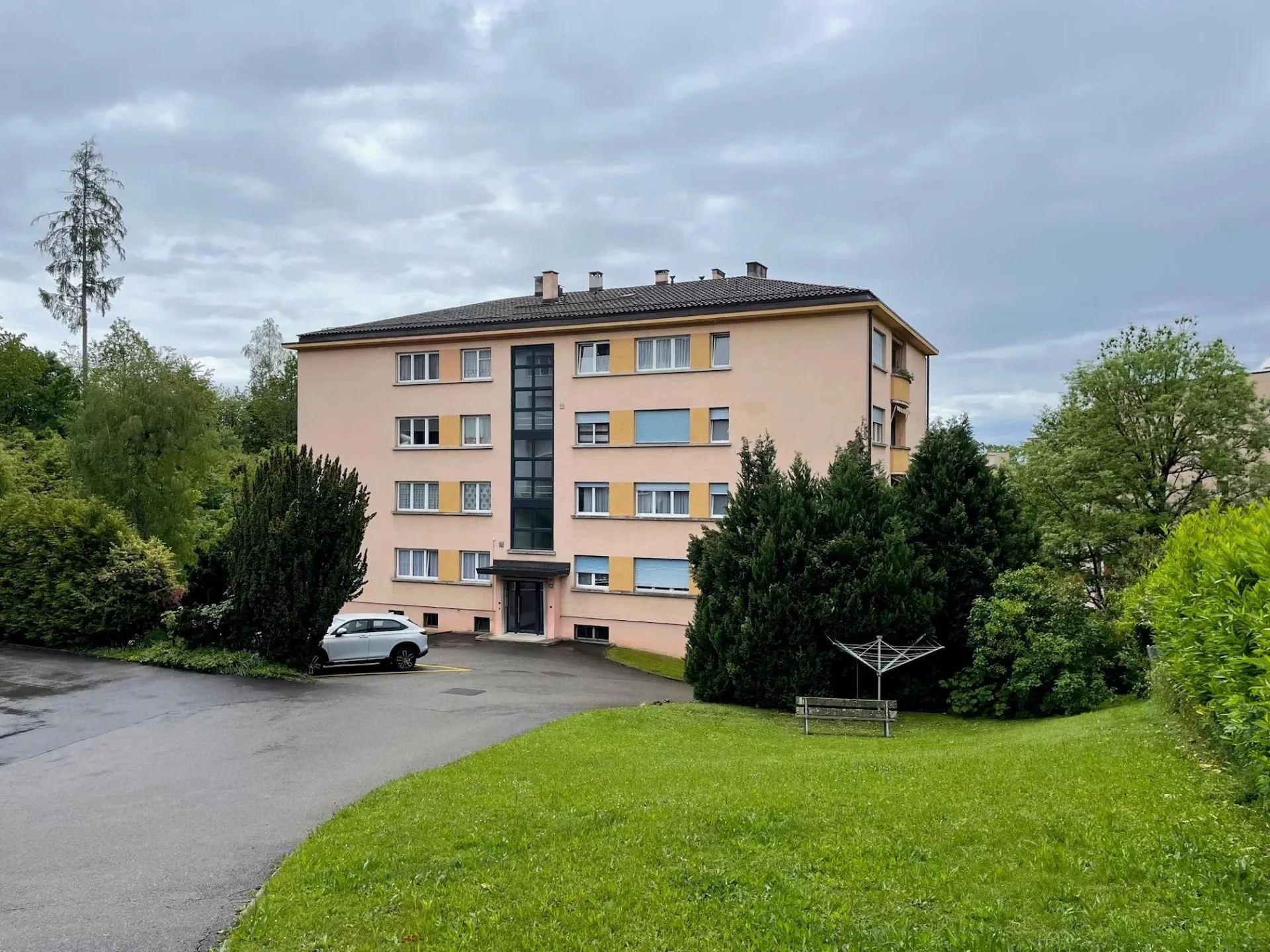 Appartement de 4 pièces d'env. 84 m2 avec balcon de 4 m2
