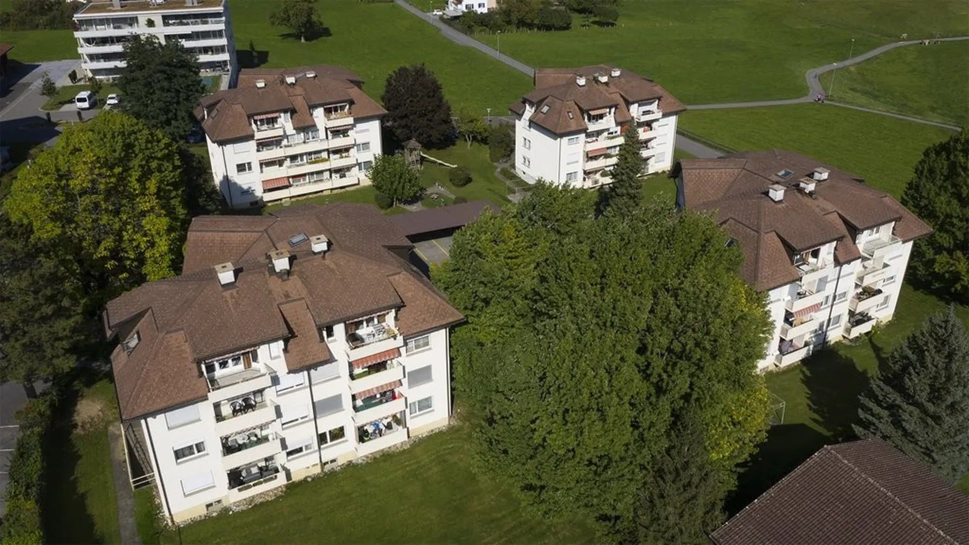WOHNUNG AN IDYLLISCHER LAGE IN AZMOOS
