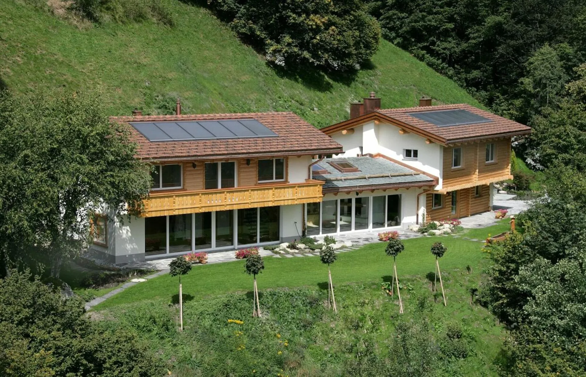 Exklusive Rückzugsoase in Klosters - Alpine Villa mit Stil