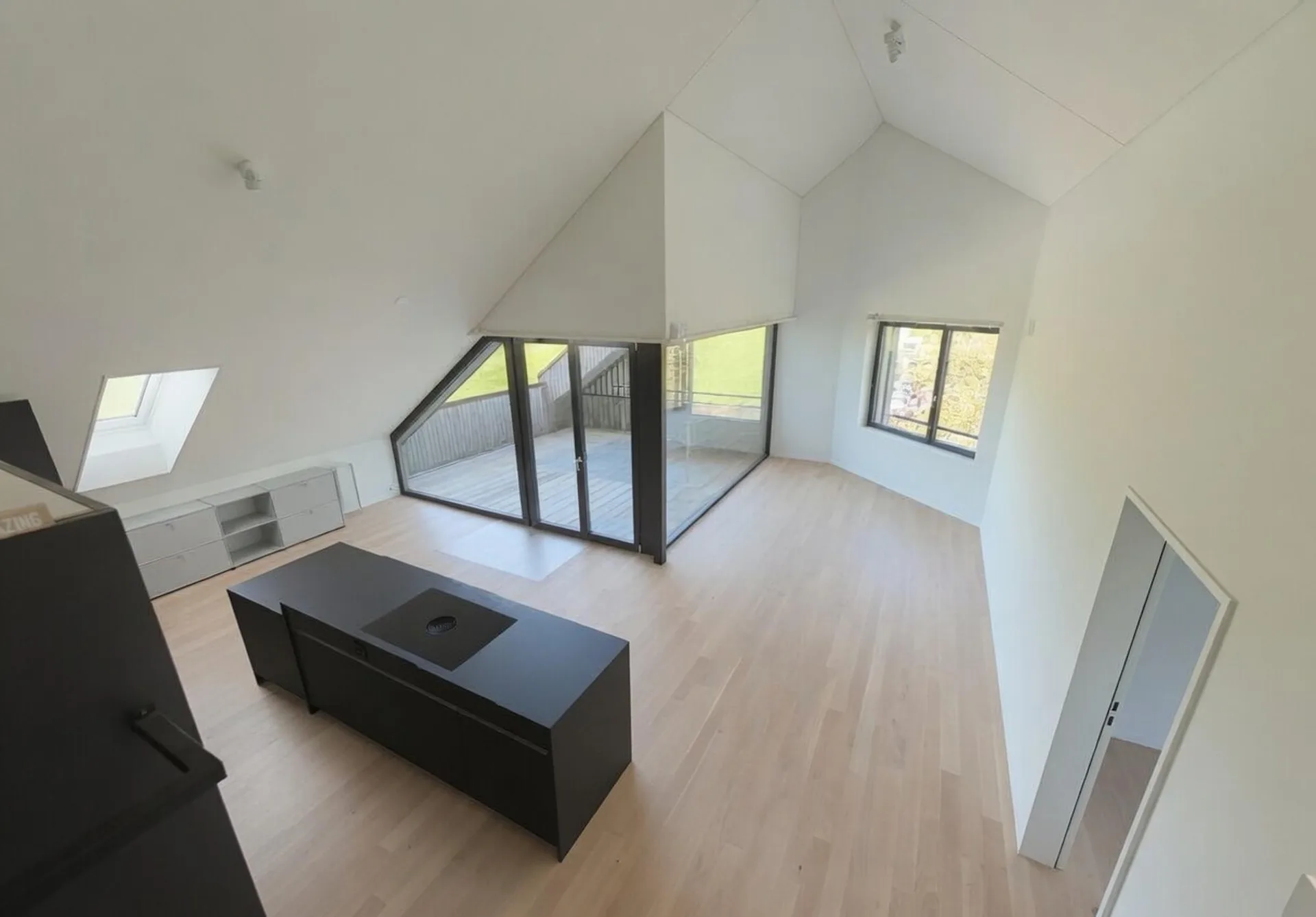 Stilvolle 3.5-Zimmer-Dachwhg, barrierefreies Wohnen – ideal auch für Pendler