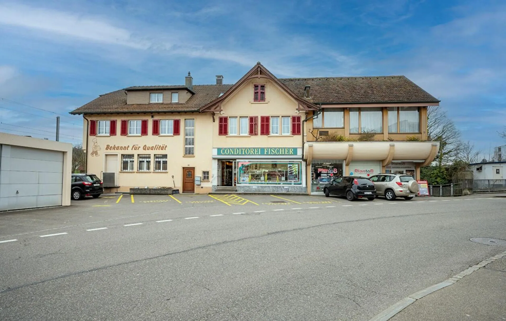 Bâtiment d'habitation et de commerce attractif