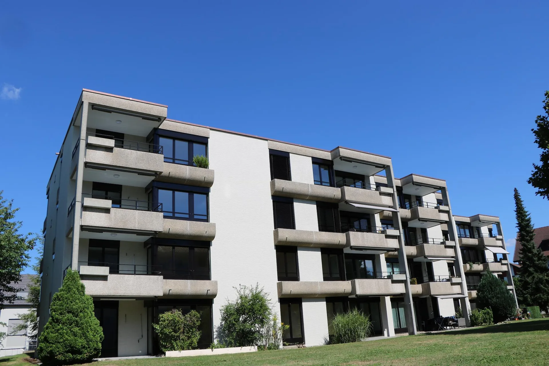 Modernisierte Wohnung mit viel Wohnfläche sucht Nachmieter per 01.07.2026