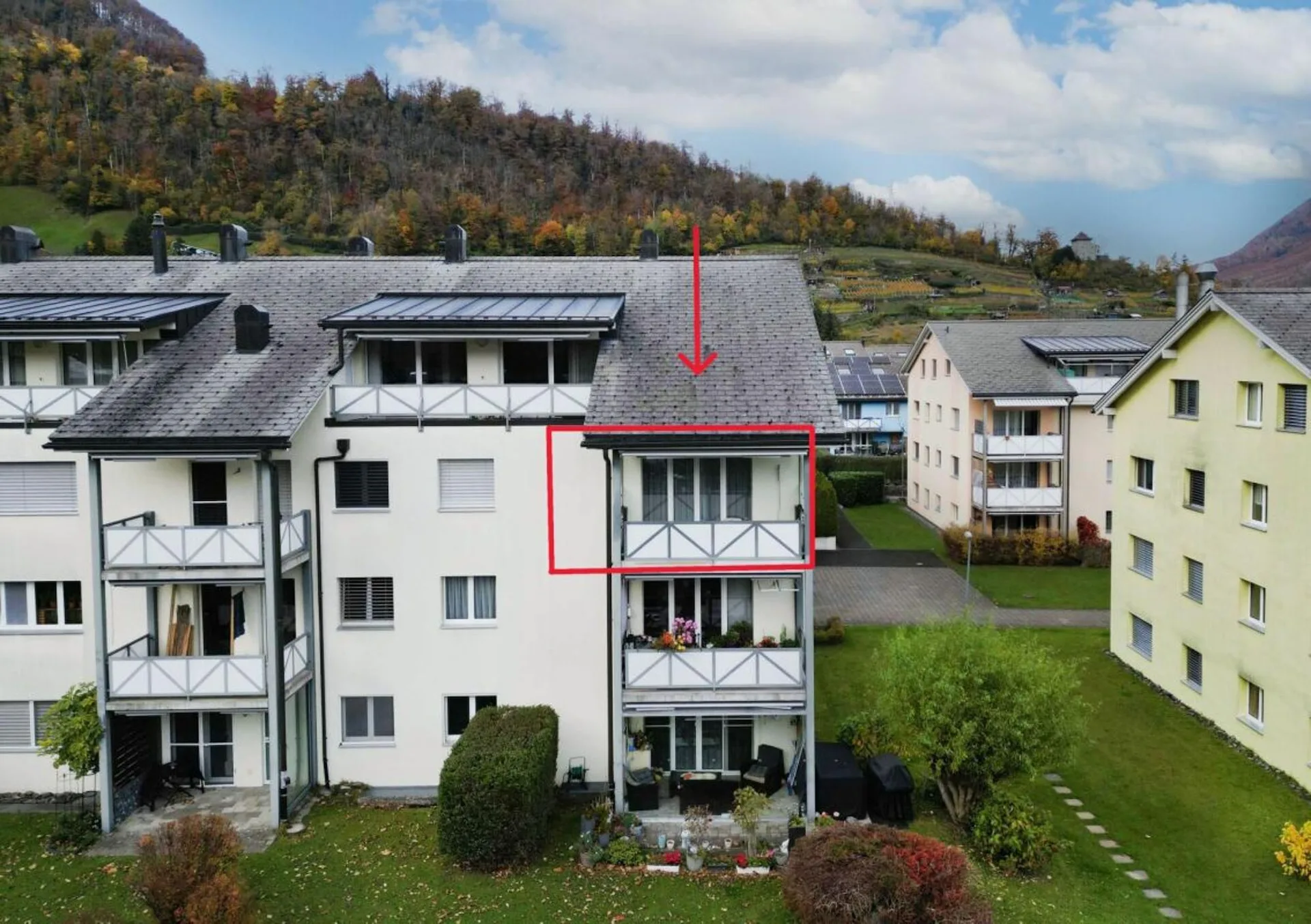 4.5-Zimmerwohnung mit Tiefgaragenplatz und Balkon an ruhiger Lage in Niederurnen