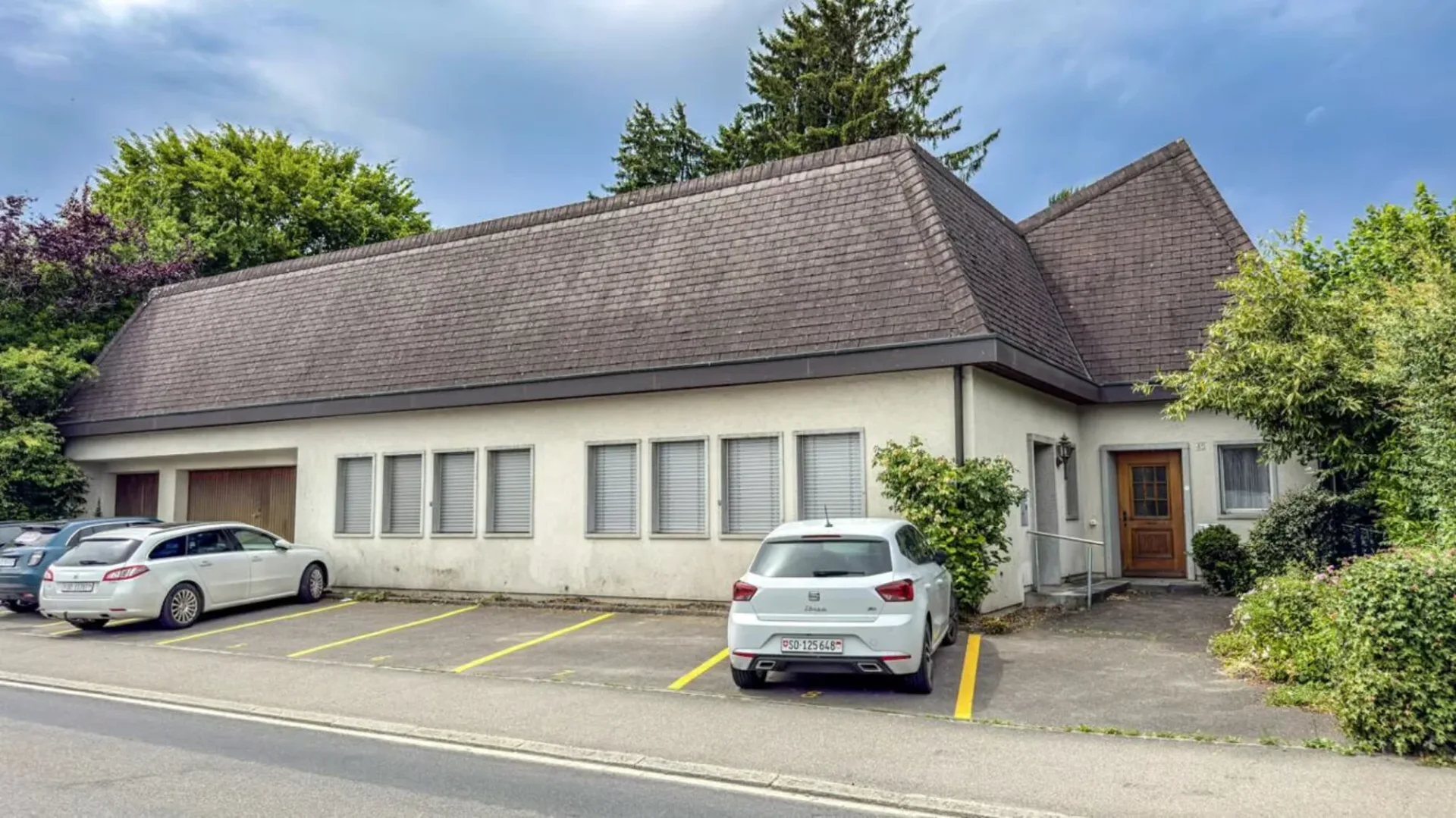 Wohnen und Arbeiten unter einem Dach: Grosszügige 11.5-Zimmer-Liegenschaft in Langenthal