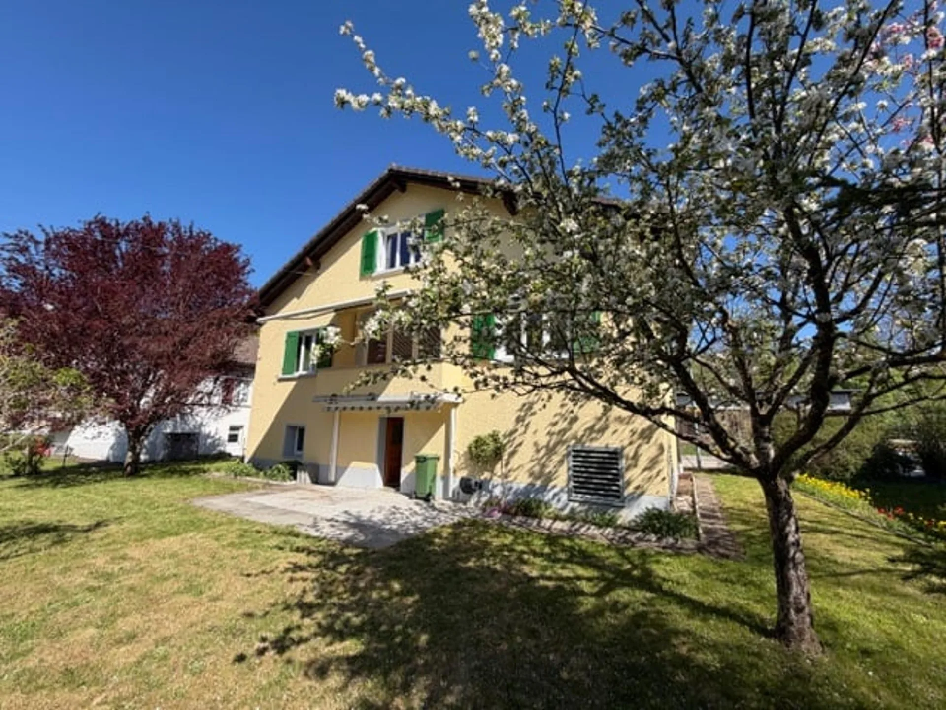 2114 Fleurier/NE Vente d'une belle villa rénovée 6 pièces et 3 garages