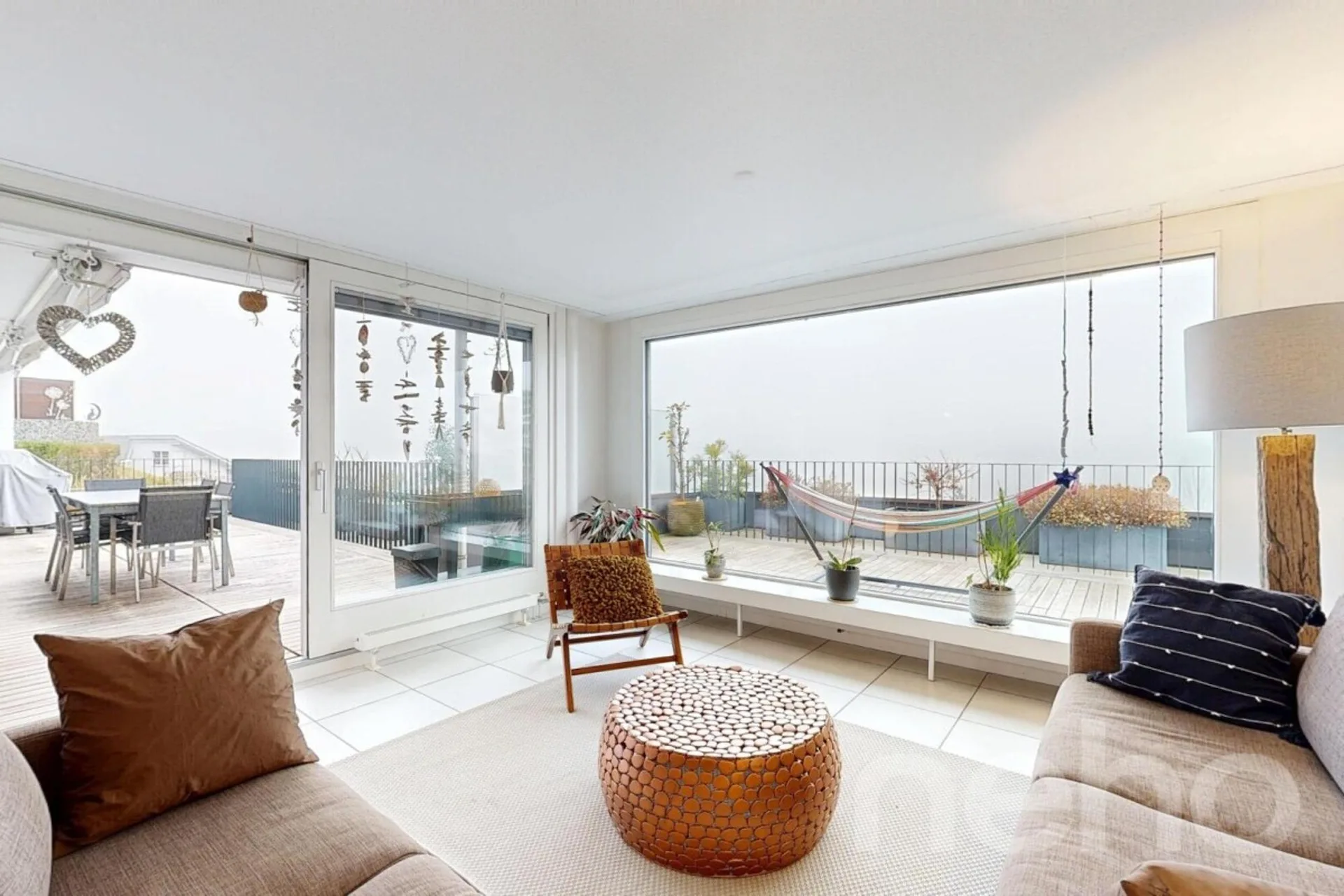 Helle, grosszügige Terrassenwohnung mit Alpensicht