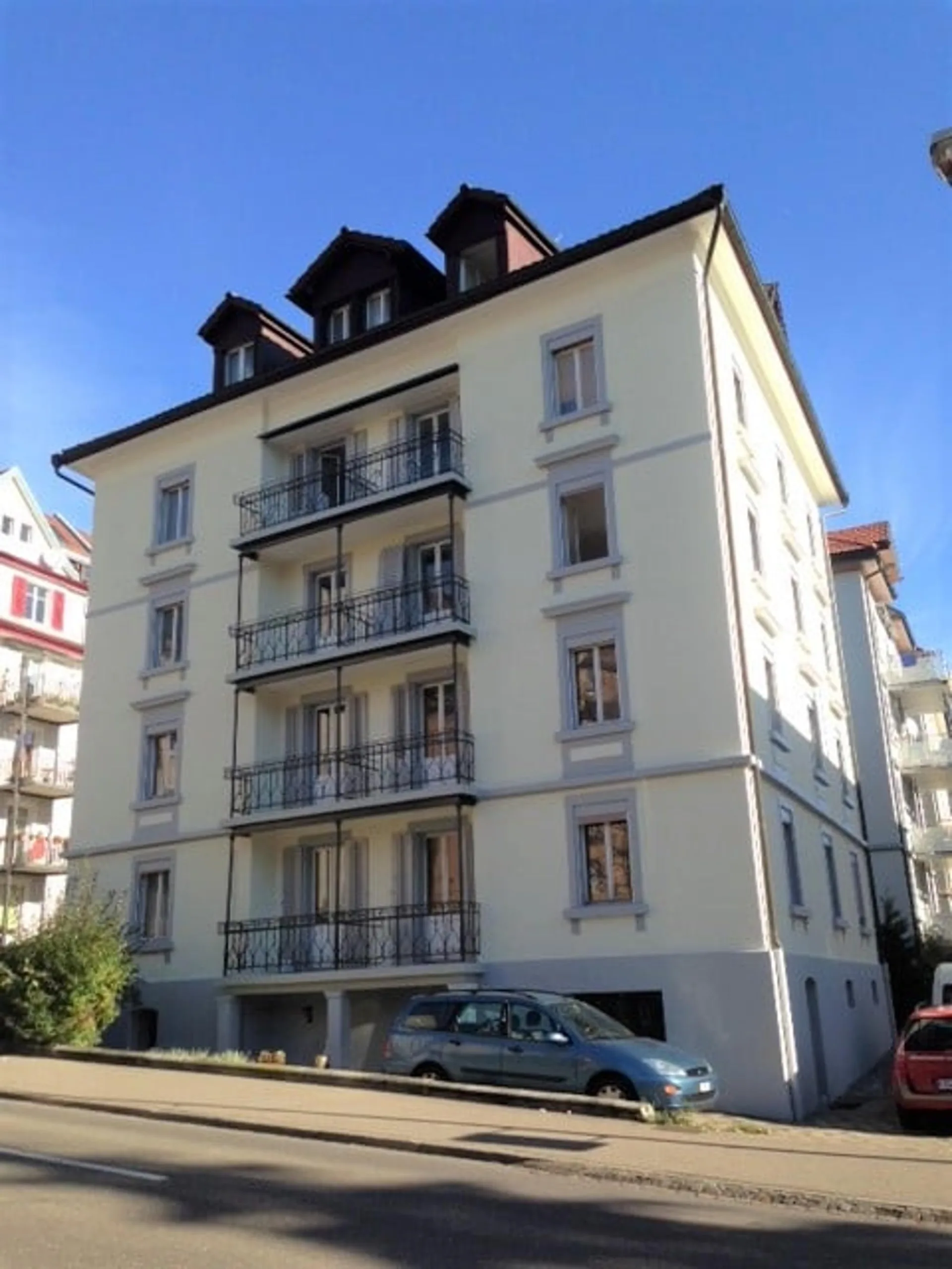 moderne 3-Zimmer-Wohnung mit Balkon in gepflegtem Mehrfamilienhaus (nähe Universität)