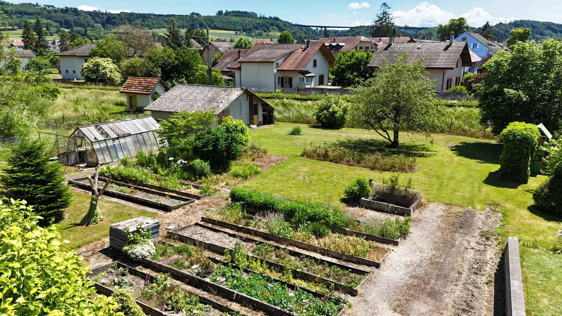 Maison de caractère avec grand jardin, à deux pas du lac de Neuchâtel