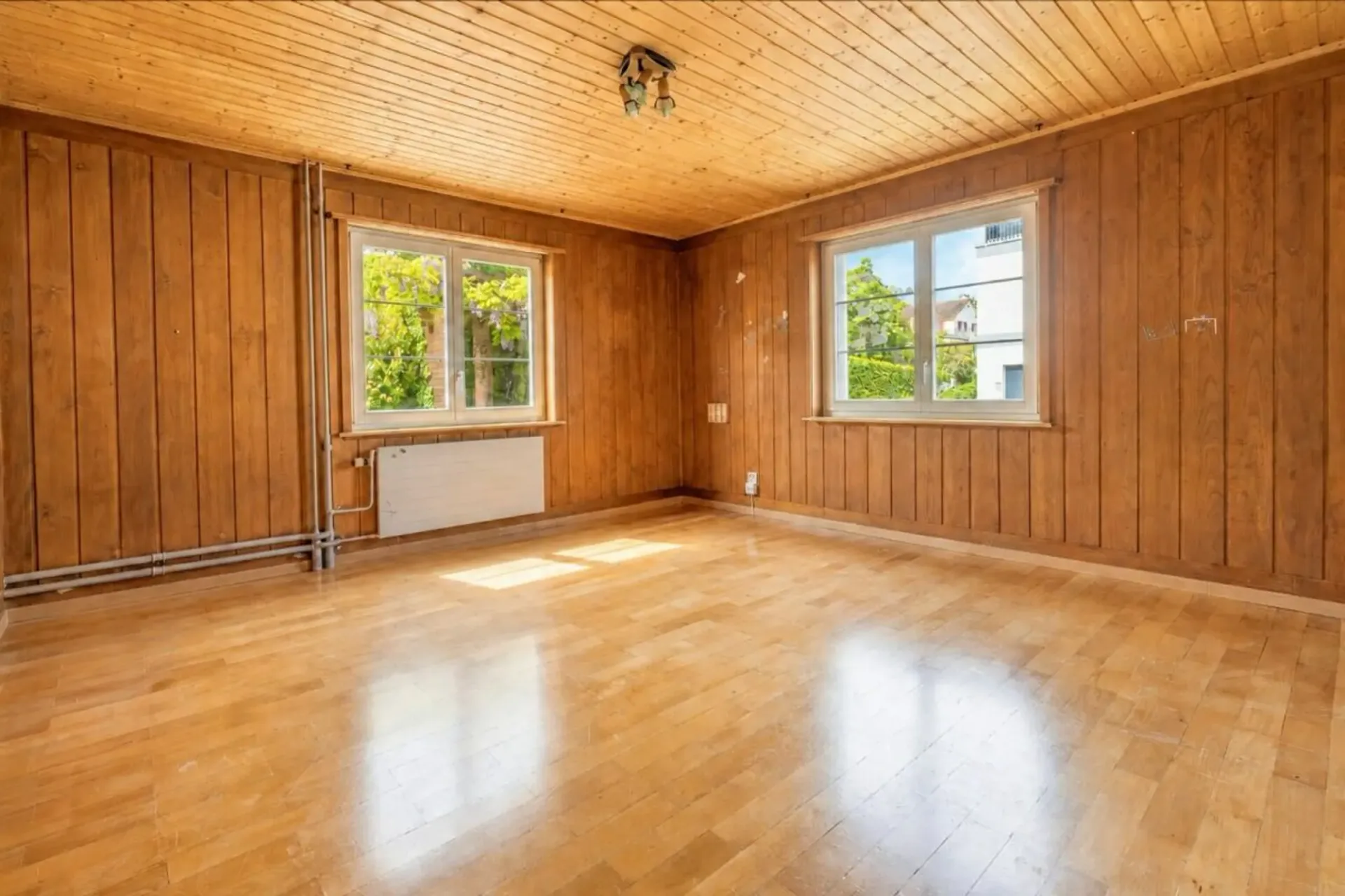 Grosszügiges 8.5-Zimmer-Familienhaus mit viel Platz und Potenzial