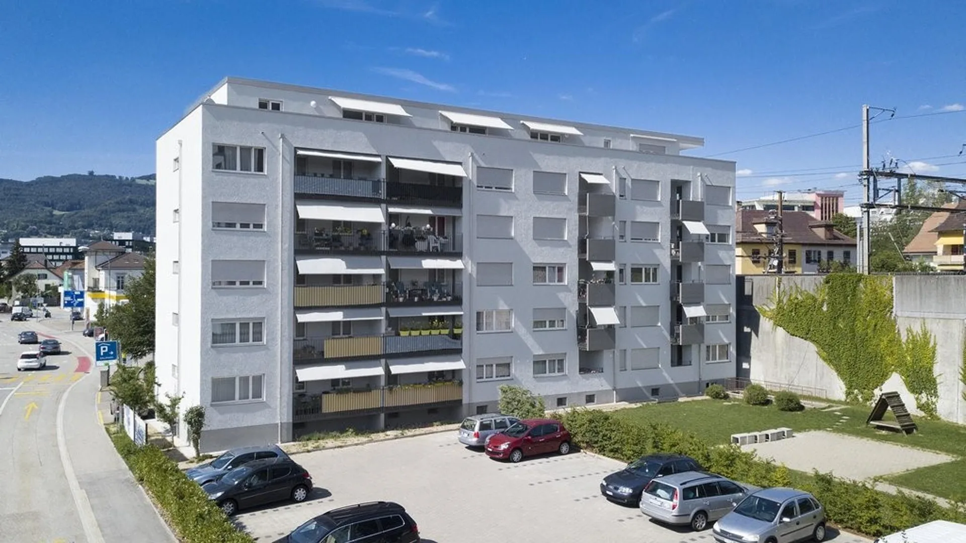 GROSSZÜGIGE WOHNUNG AN BESTER LAGE ZU VERMIETEN