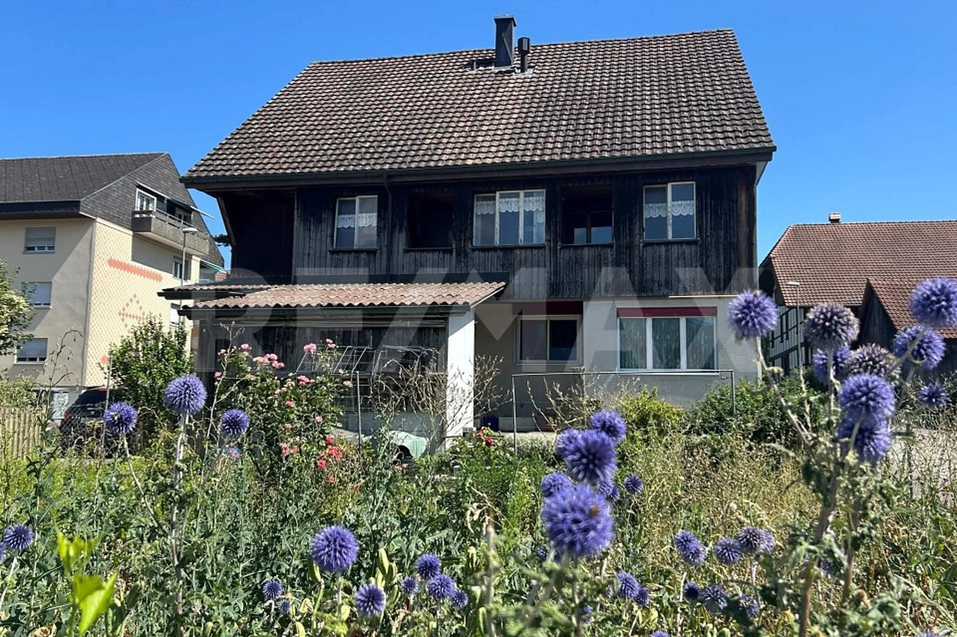 Freistehendes Haus mit Zwei Wohneinheiten
