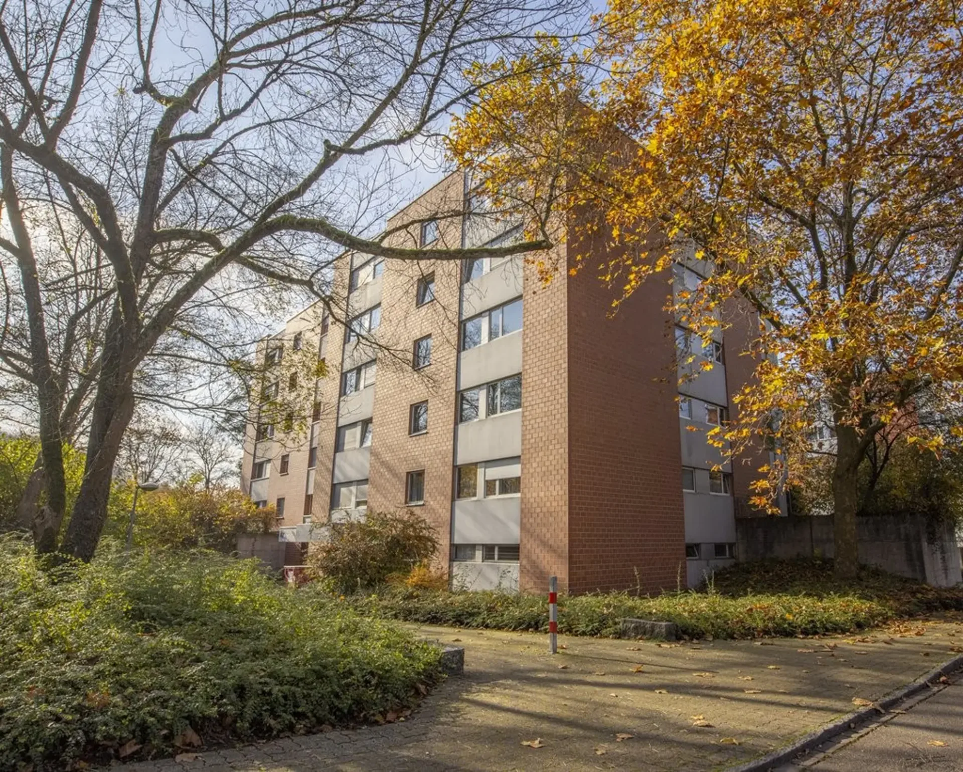 Ihr moderner Rückzugsort mit Balkon